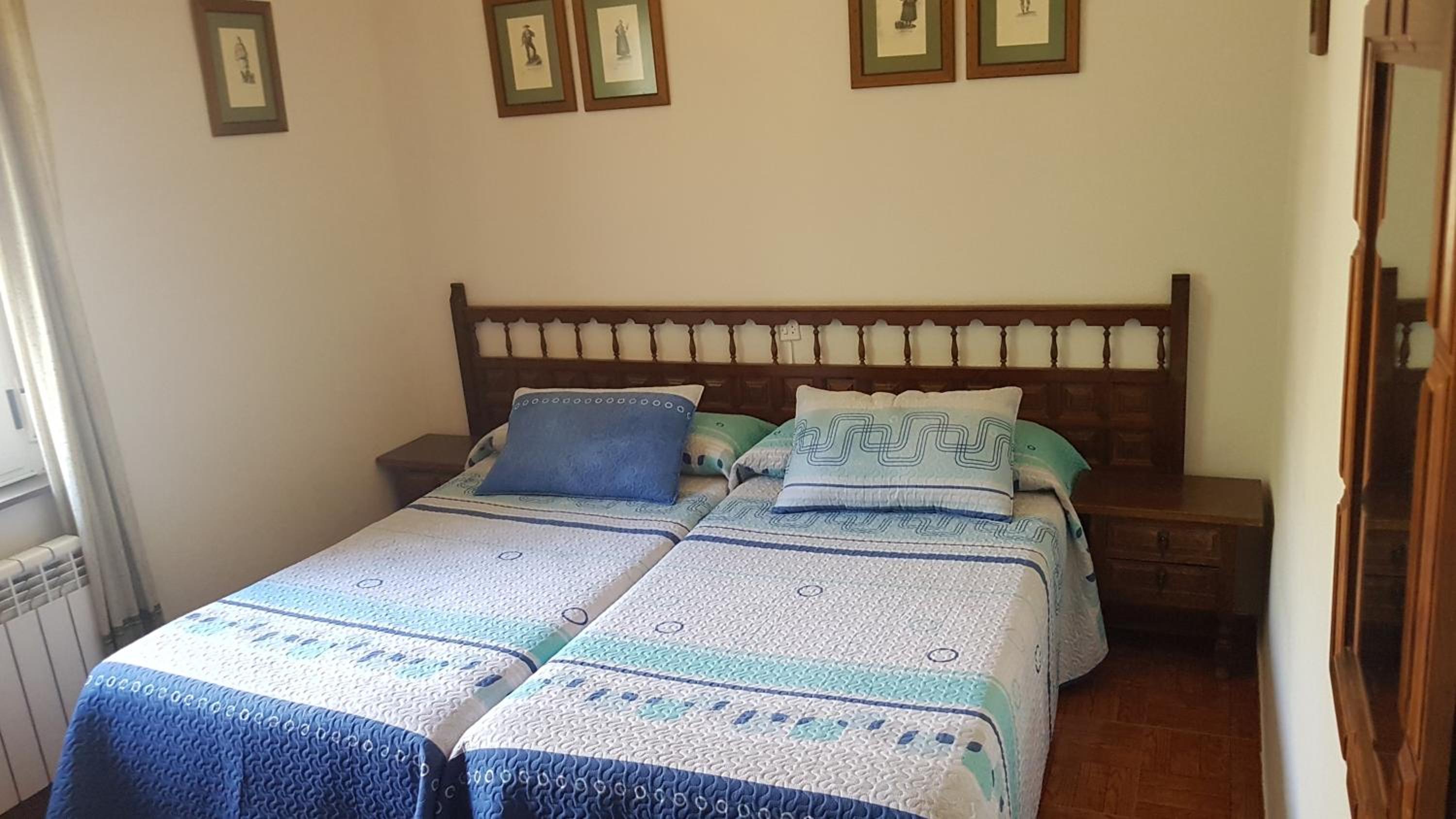Habitación Familiar con Vista a la Montaña