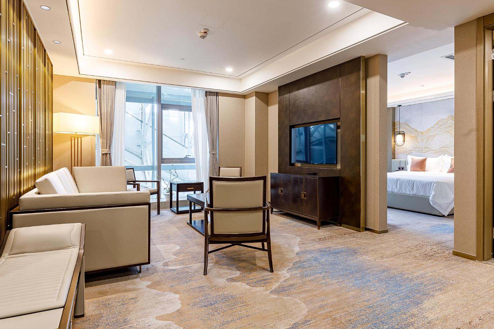 Deluxe Apartment with Free Parking - Photo 1