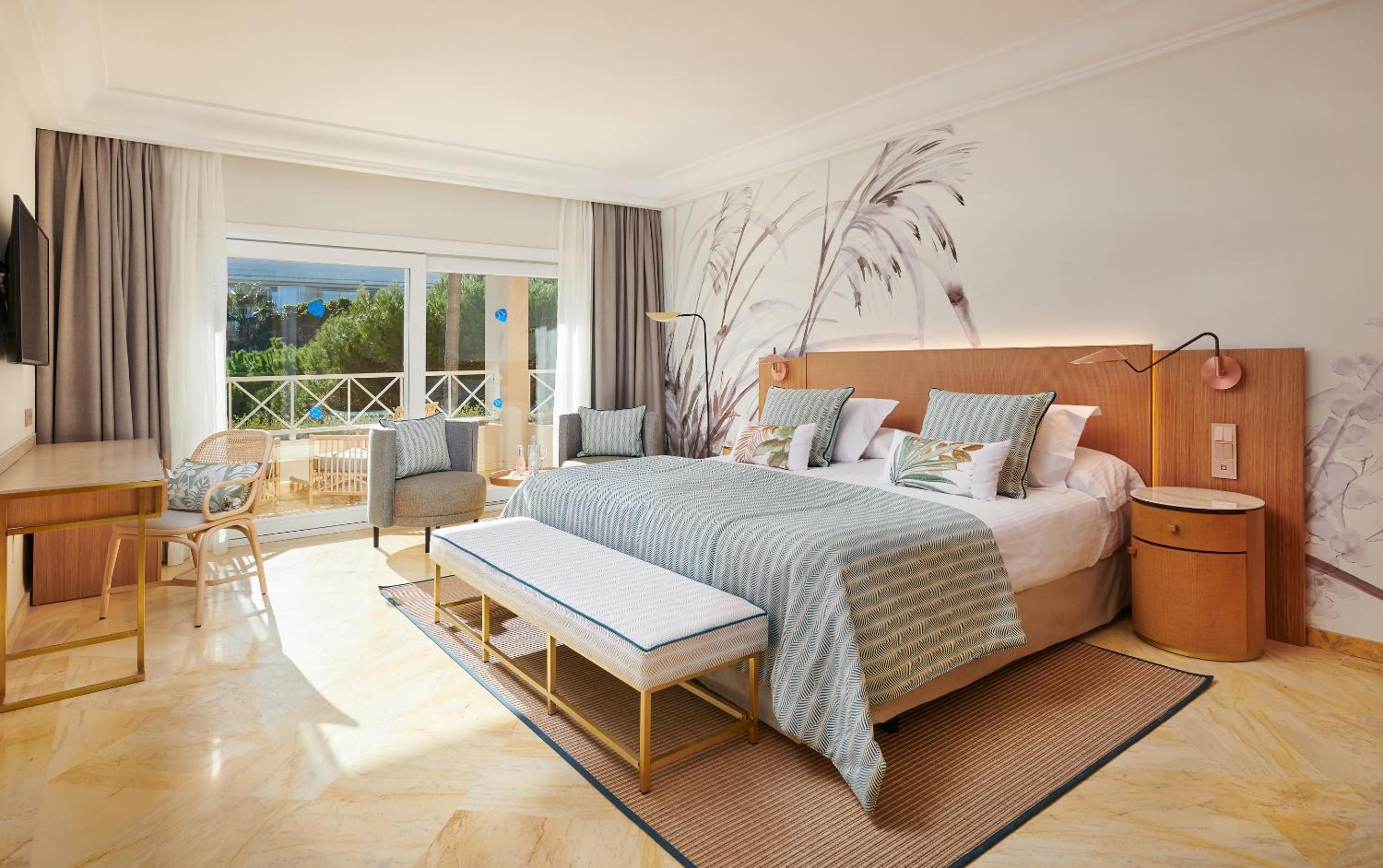 Premium Twin Room (2 Adults + 1 Child) photo 2