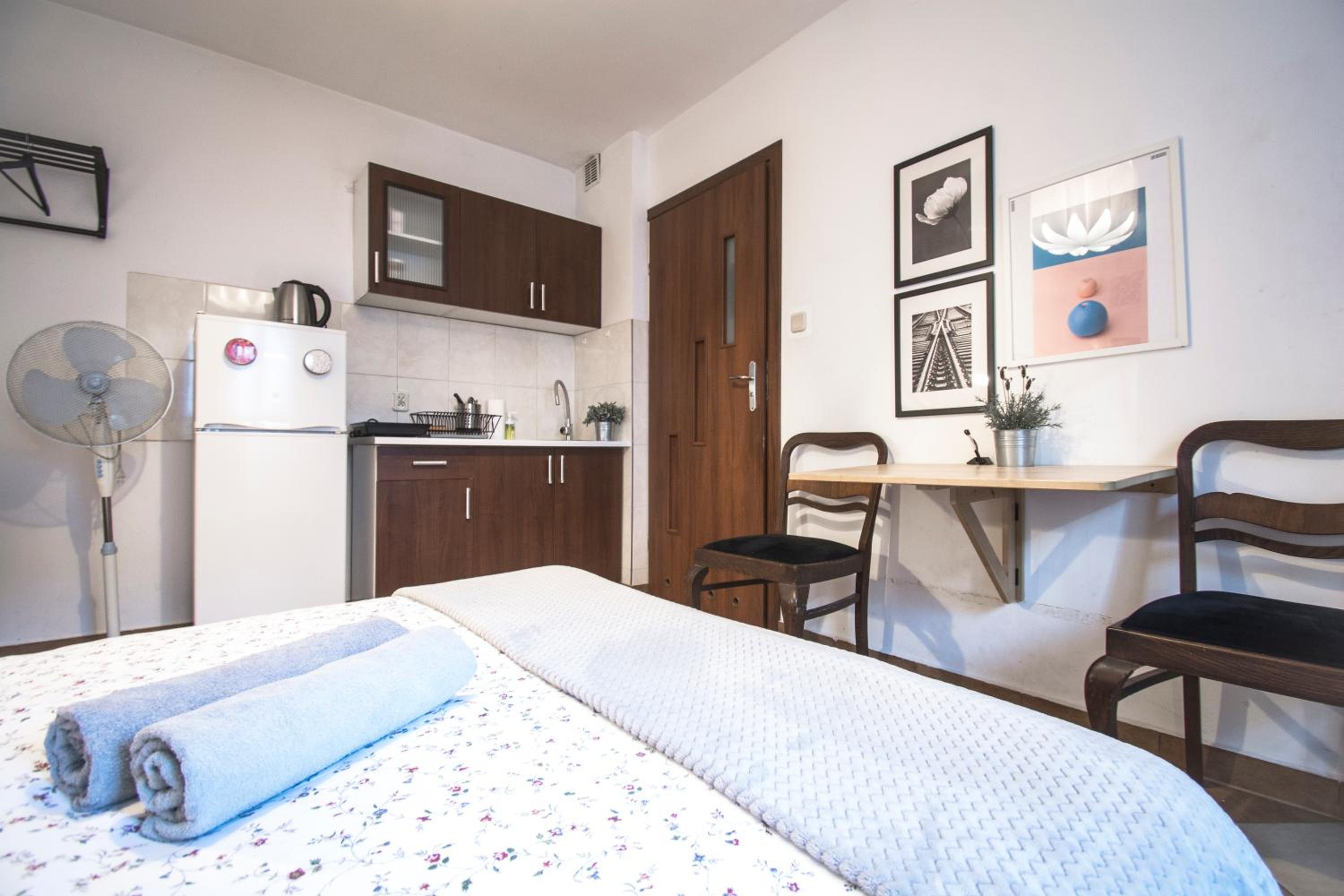 Studio Apartment - Photo 6