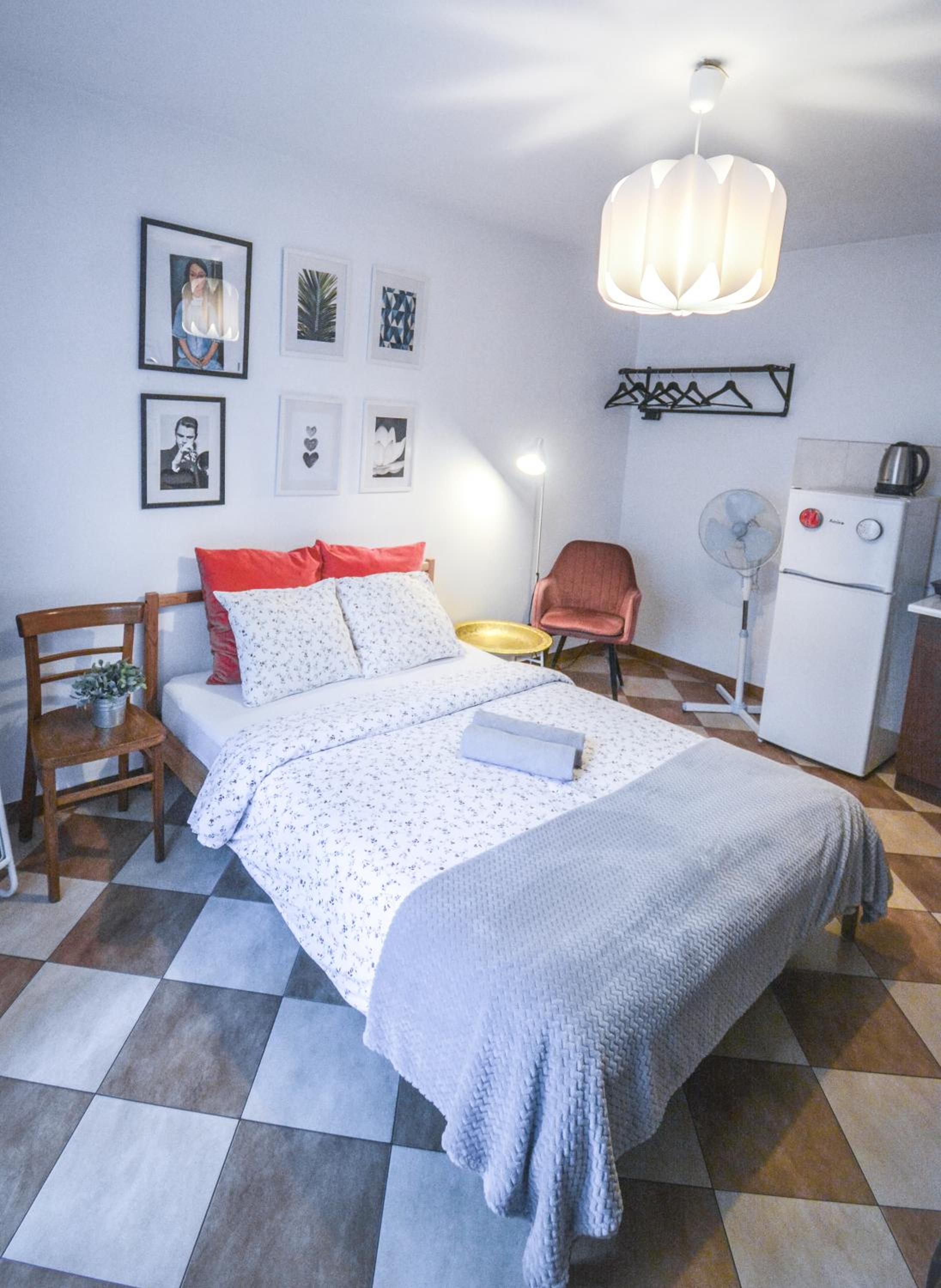 Studio Apartment - Photo 4