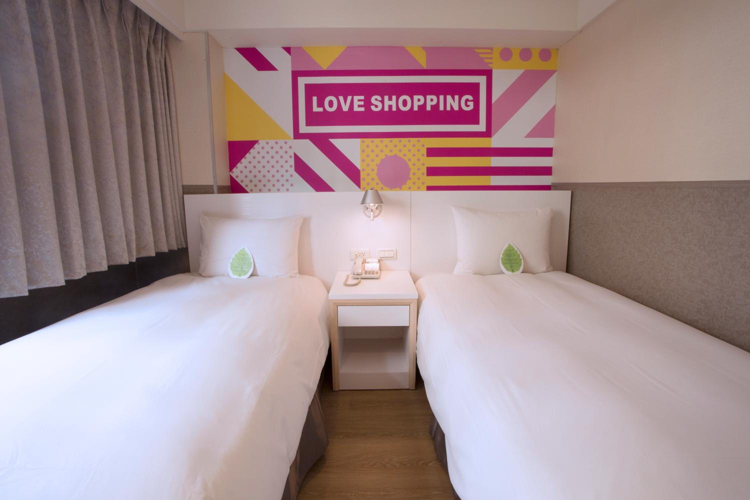 Business Twin Room photo 2