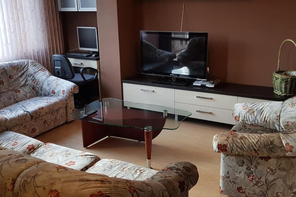 One-Bedroom Apartment - Photo 8