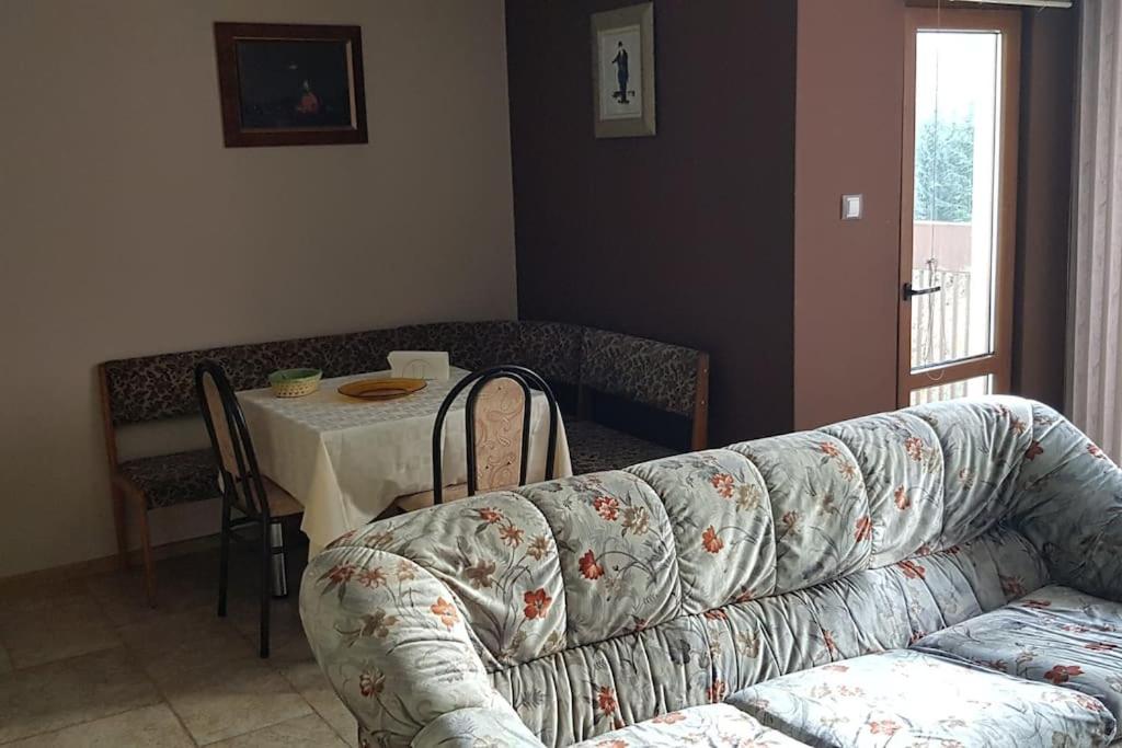 One-Bedroom Apartment - Photo 10