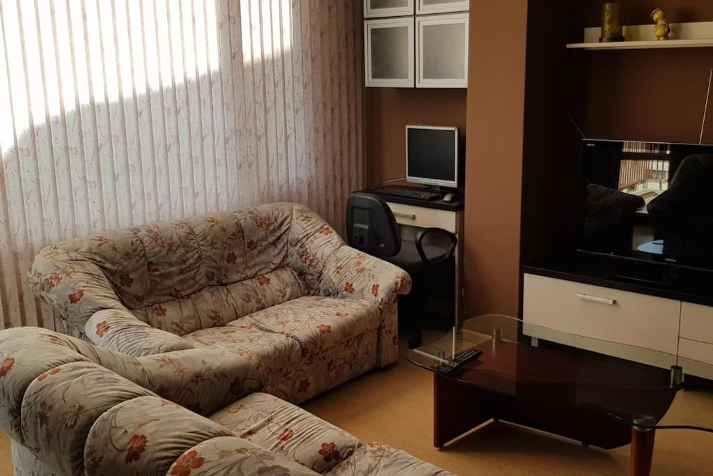 One-Bedroom Apartment - Photo 6