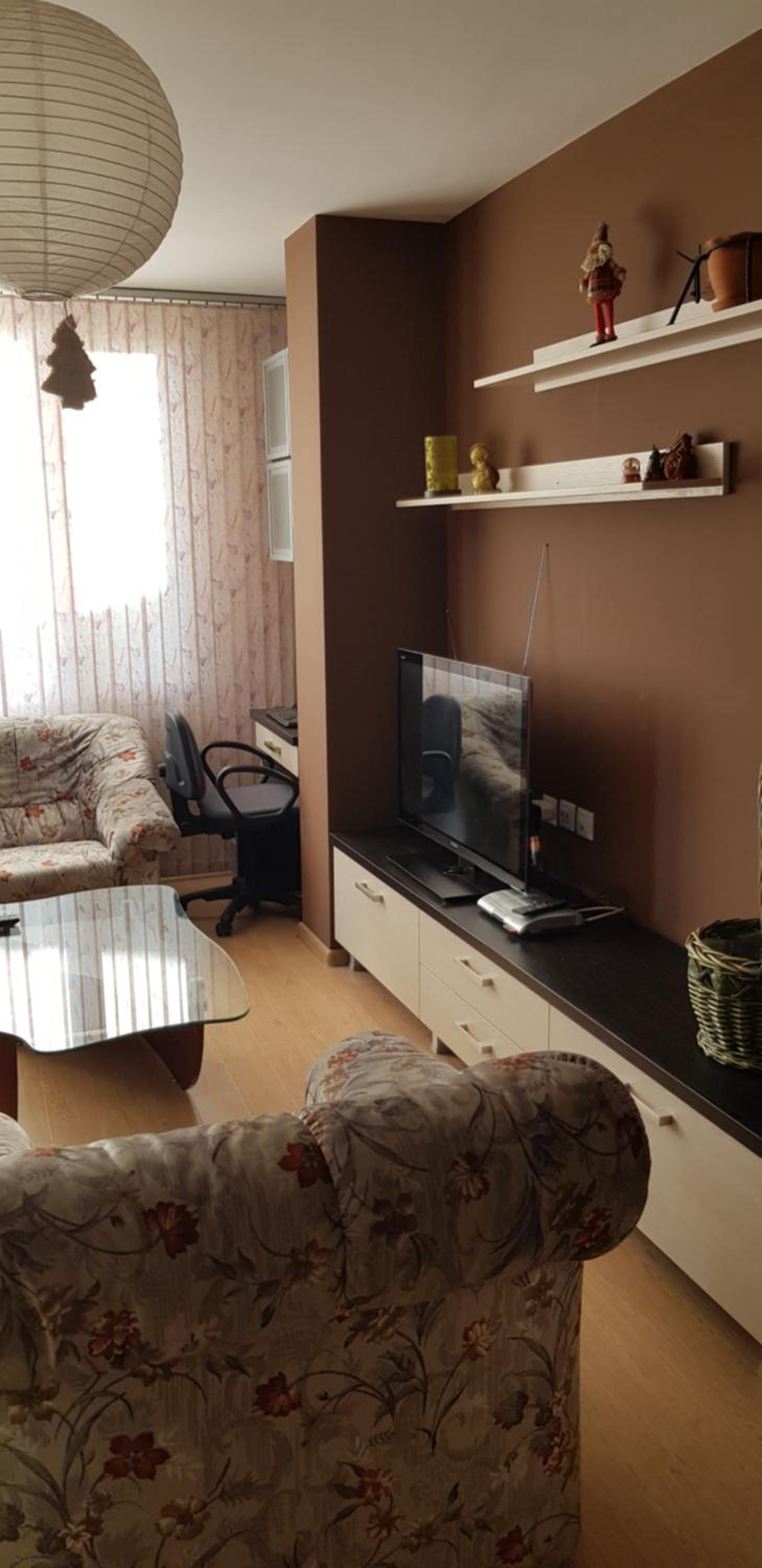 One-Bedroom Apartment - Photo 2