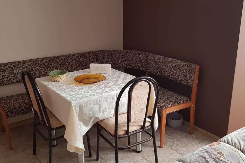 One-Bedroom Apartment - Photo 16
