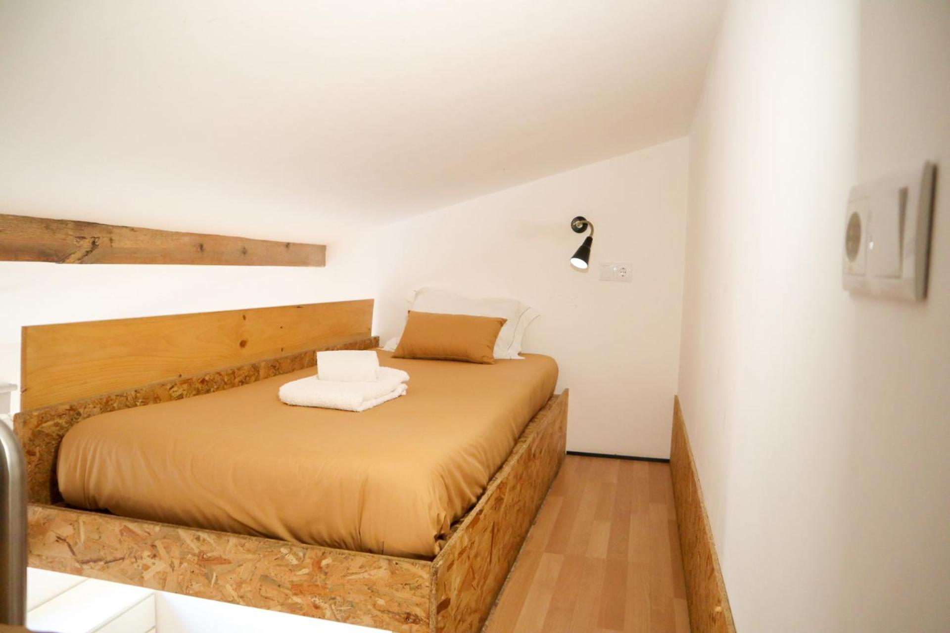 Family Room with Private Bathroom - Photo 4