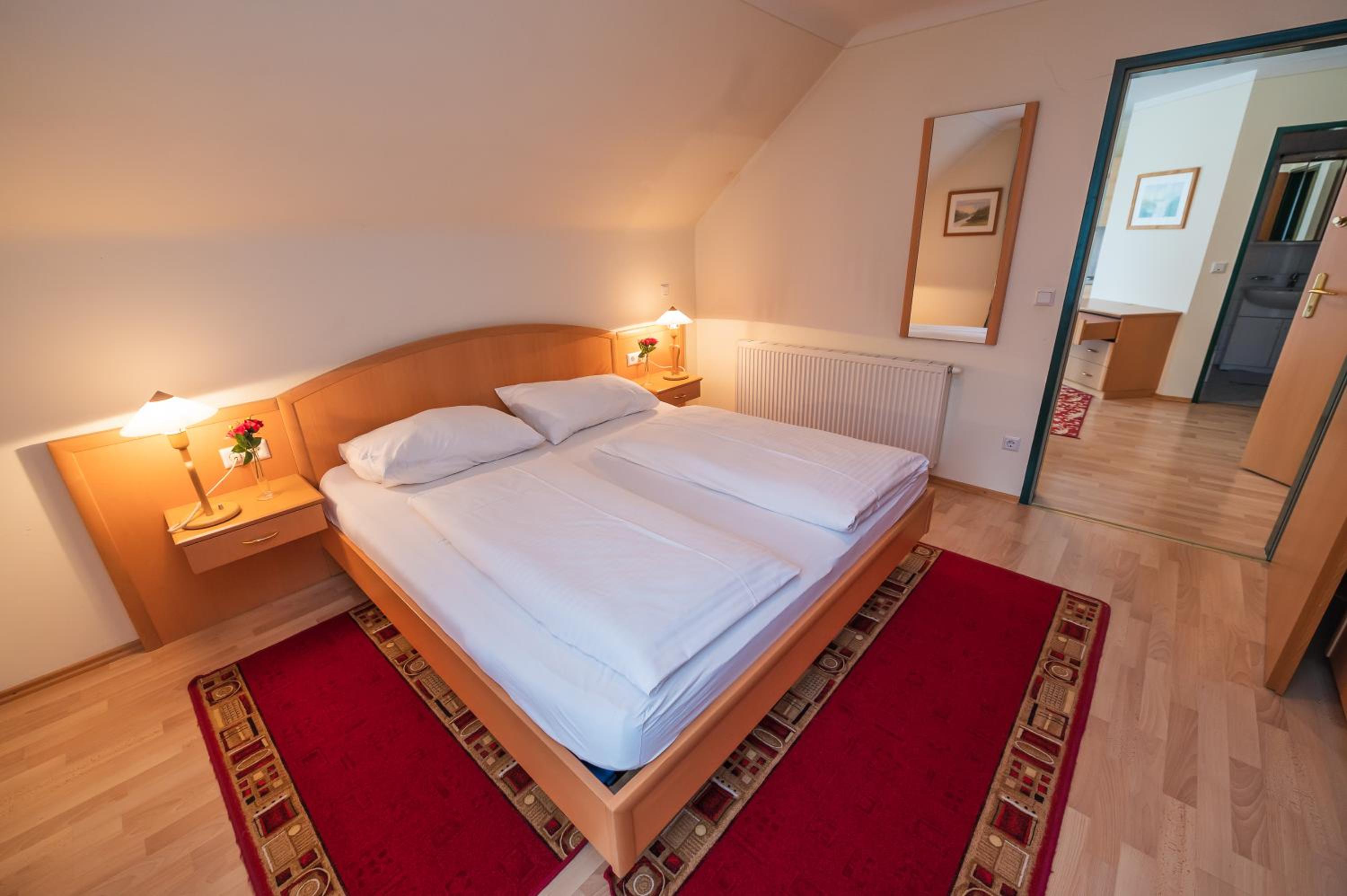 One-Bedroom Apartment - Waldschlössl photo 1