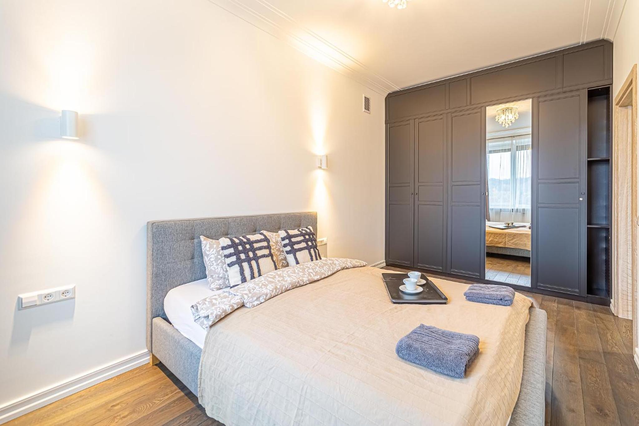 One-Bedroom Apartment - Photo 3