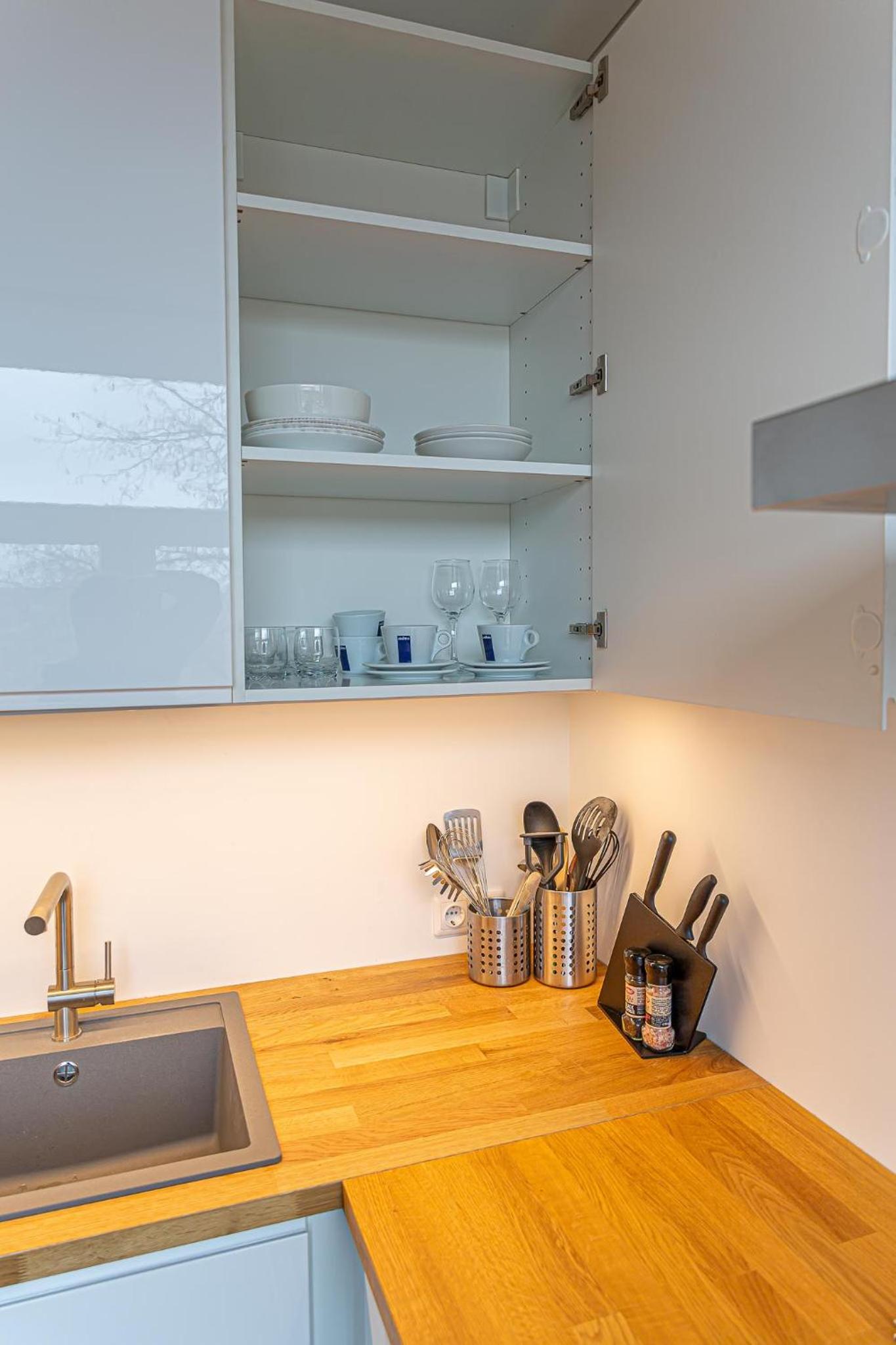 One-Bedroom Apartment - Photo 4