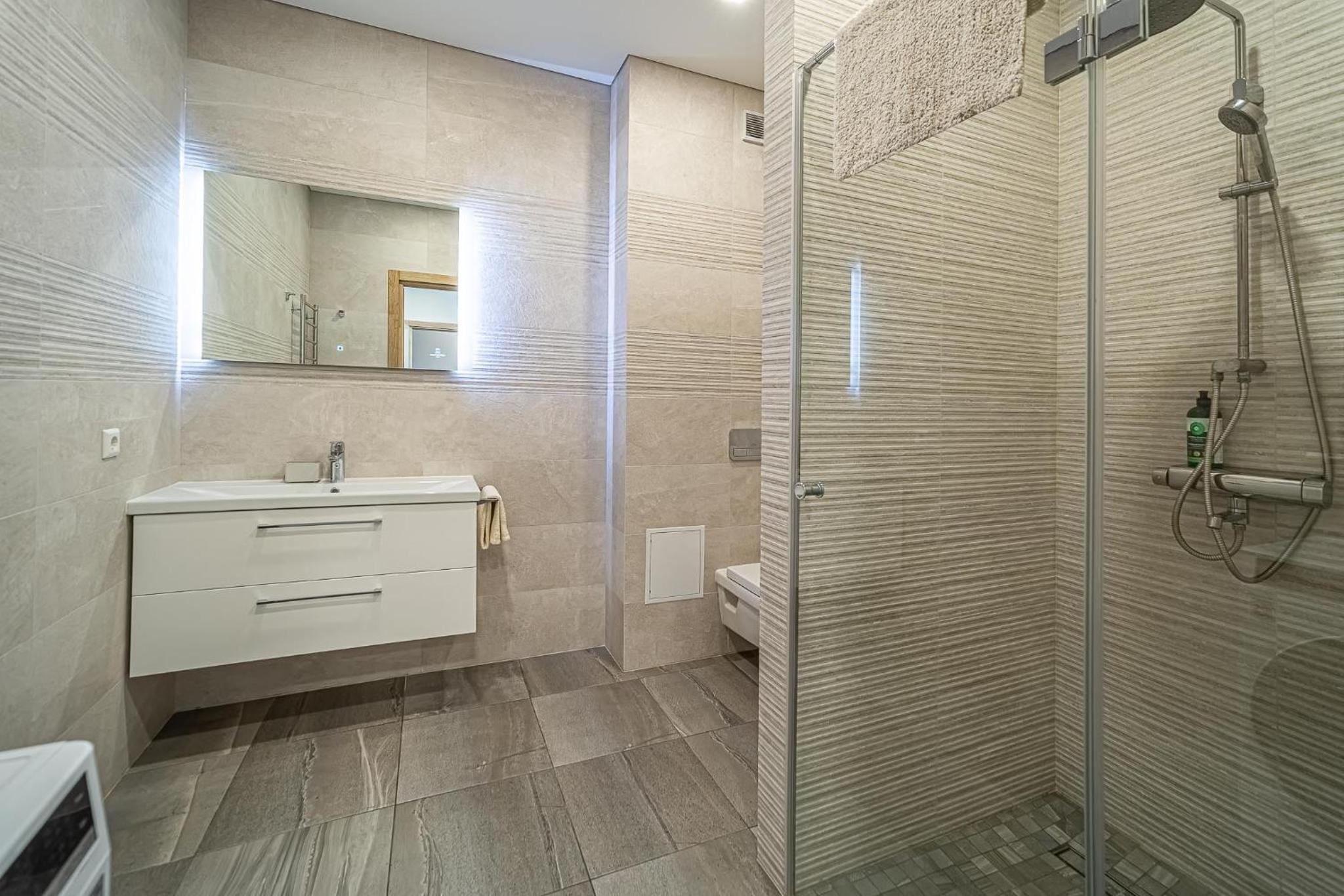 One-Bedroom Apartment - Photo 11