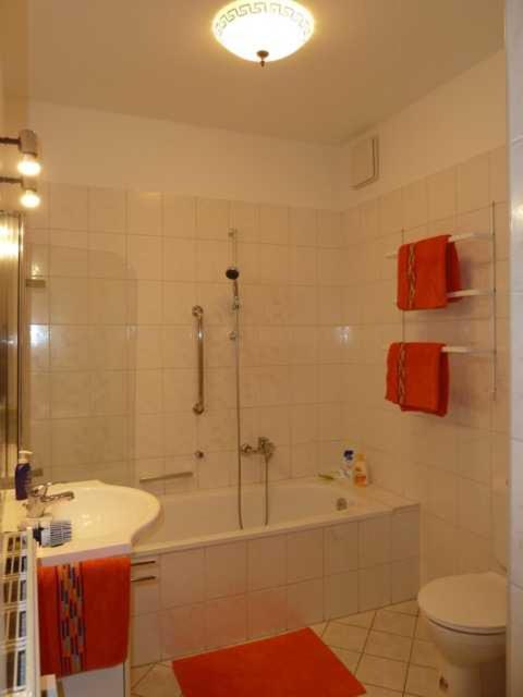 Two-Bedroom Apartment with Balcony photo 2