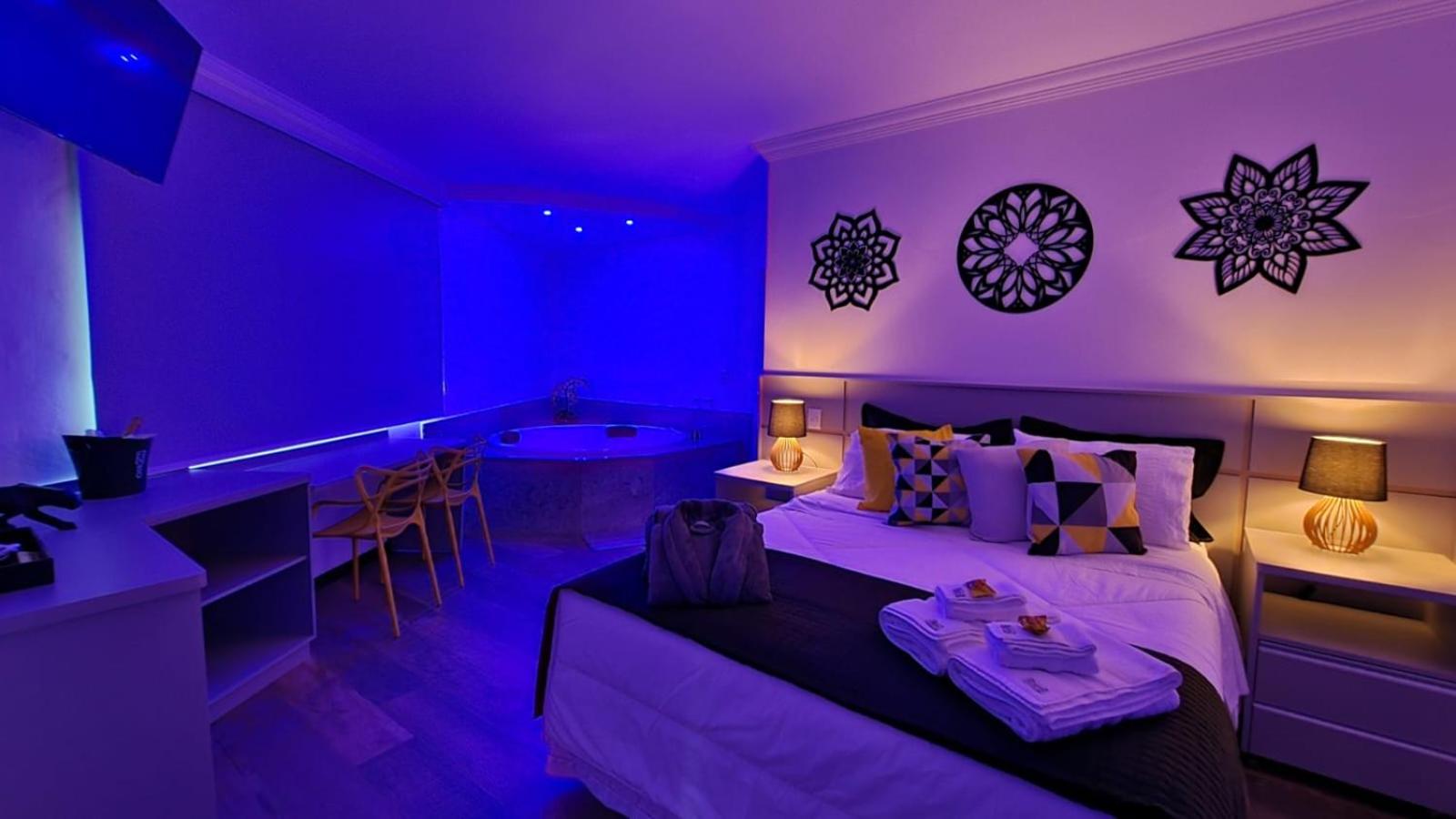 Deluxe Double Room with Bath photo 2