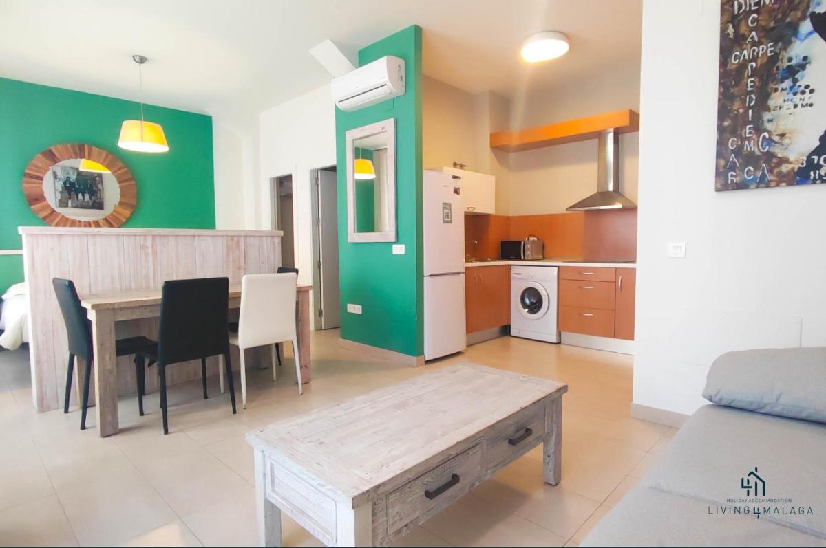Studio Apartment with French Balcony - Green