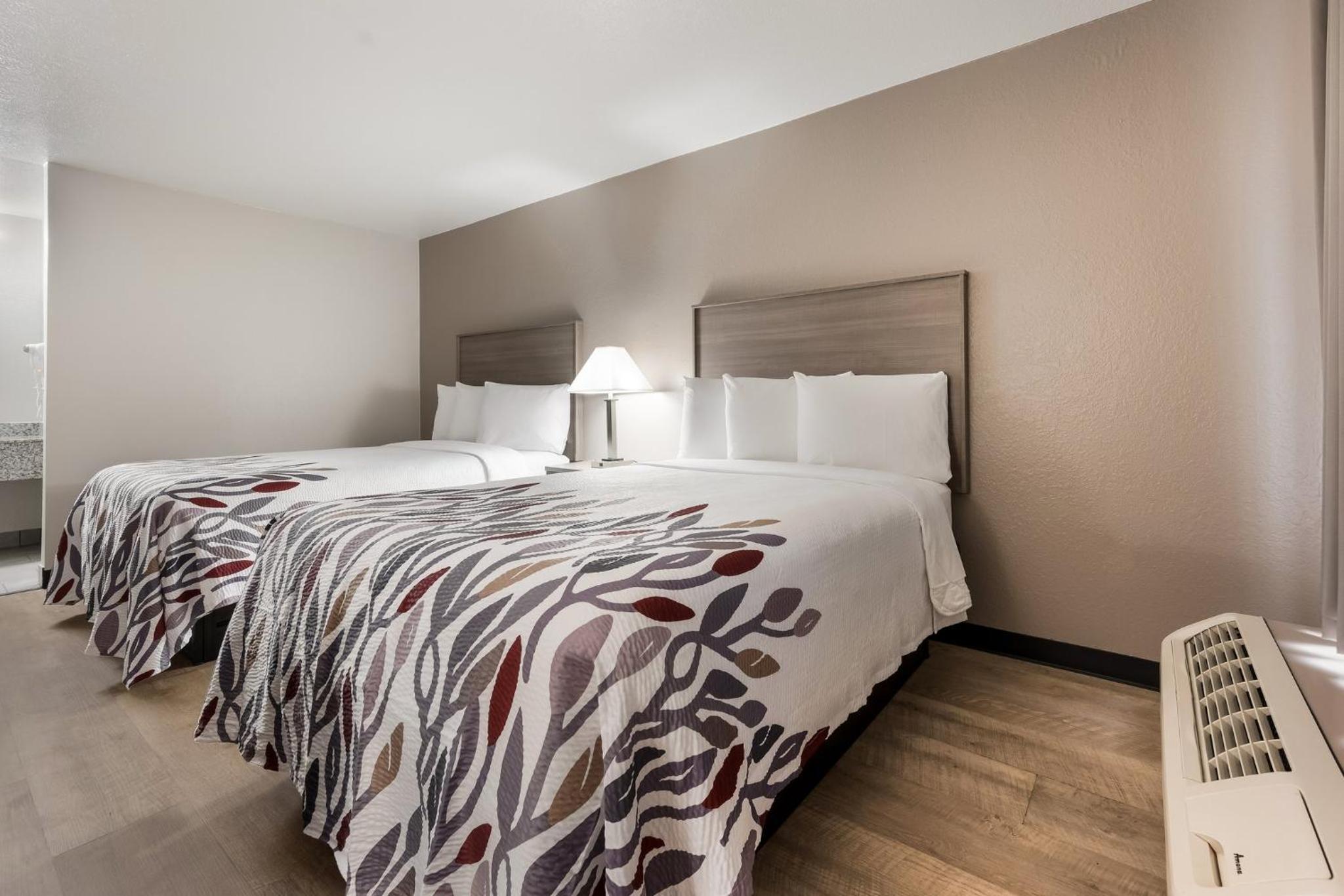 Renovated Deluxe Room with Two Double Beds Non-Smoking - Photo 4