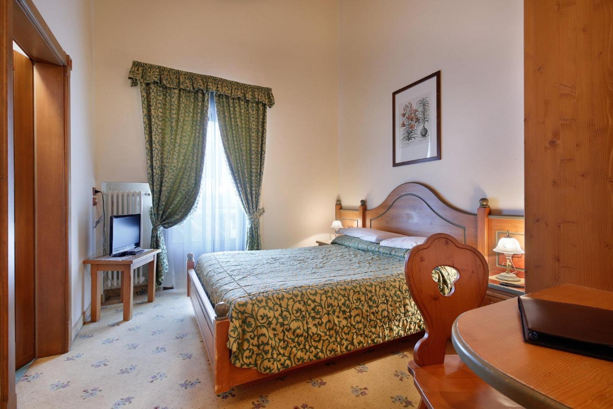 Large Double Room photo 1