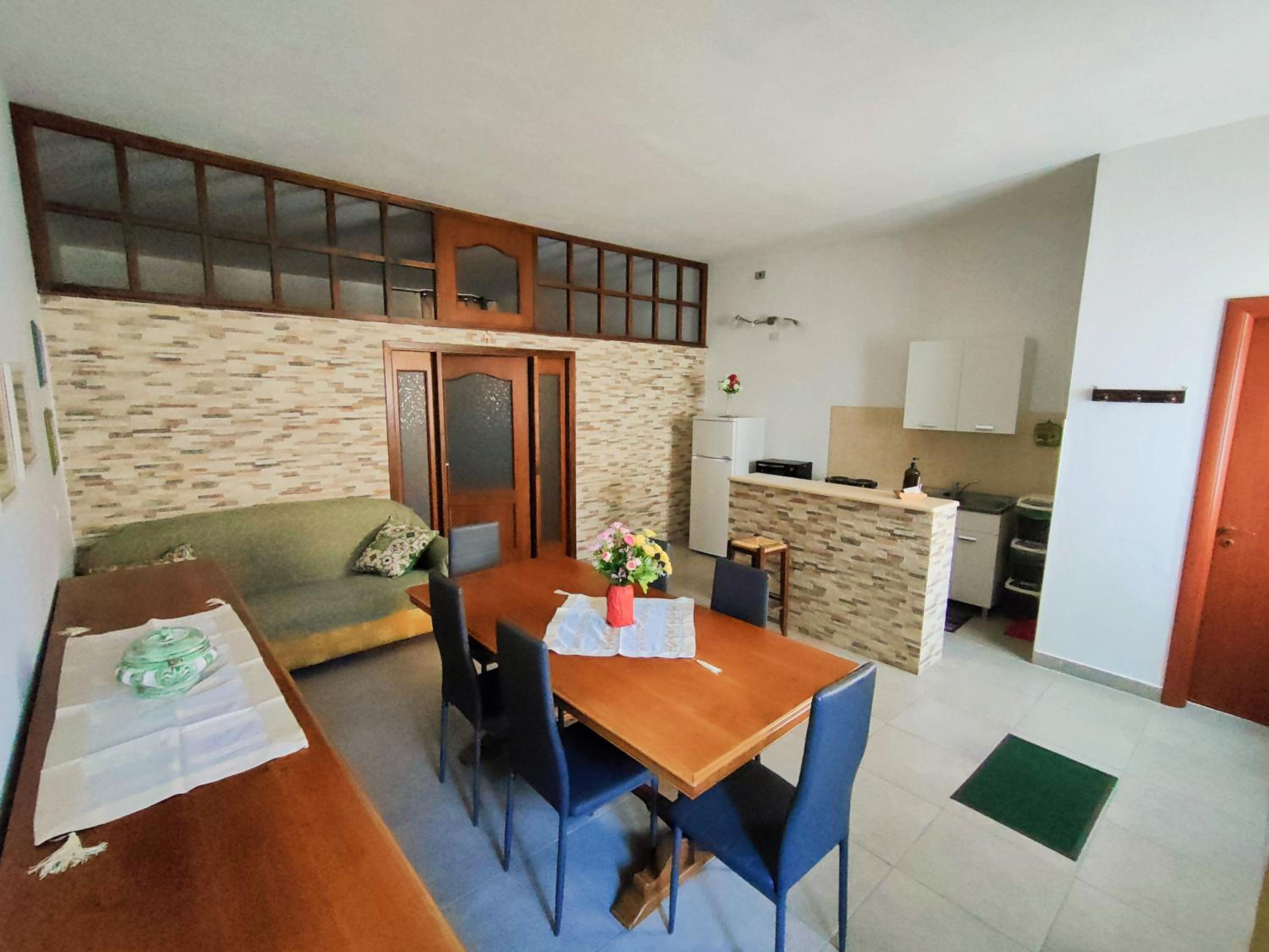One-Bedroom Apartment - Photo 7