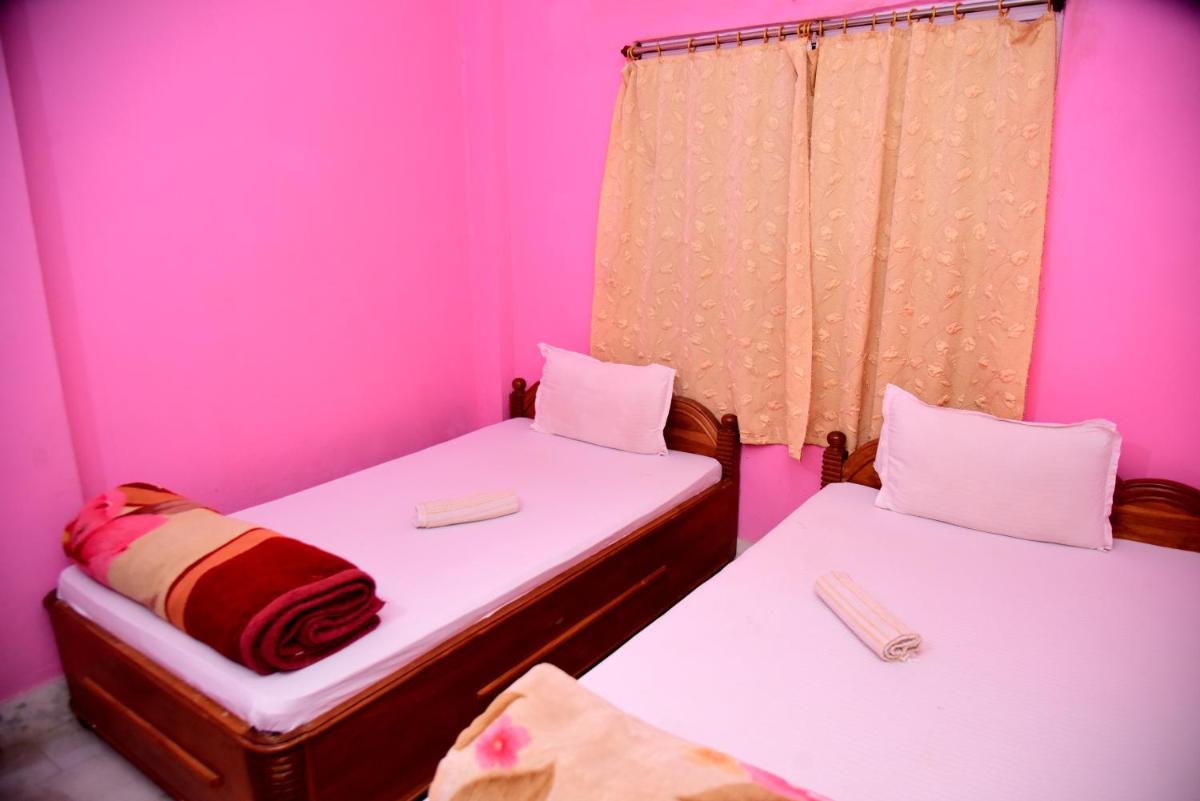 Standard Double Room with Shared Bathroom photo 3