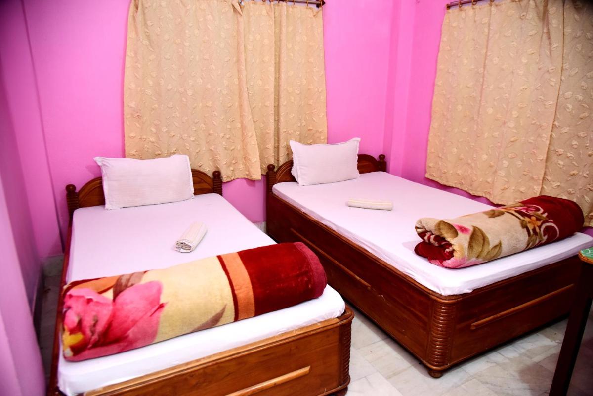 Standard Double Room with Shared Bathroom photo 2