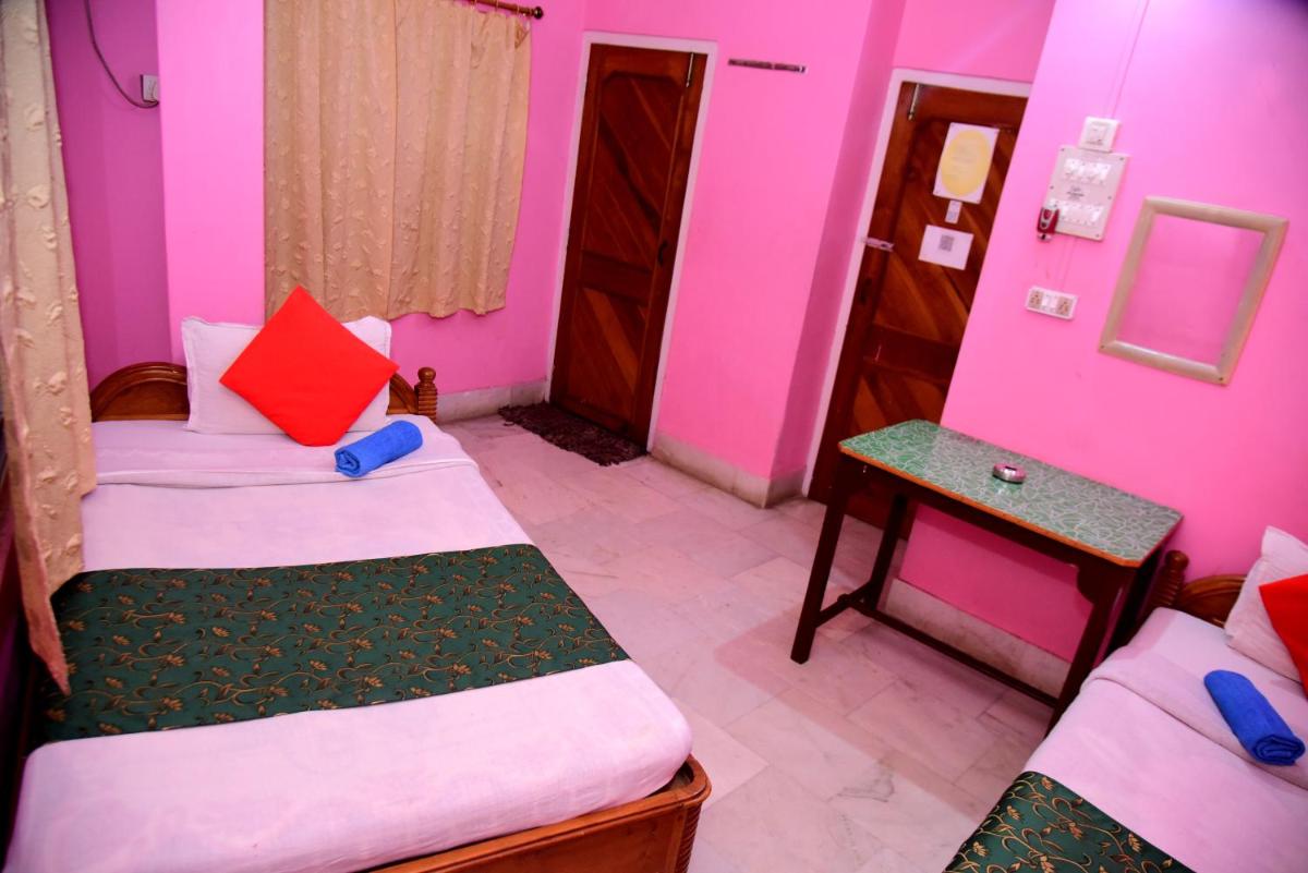 Double Room with Private Bathroom photo 2