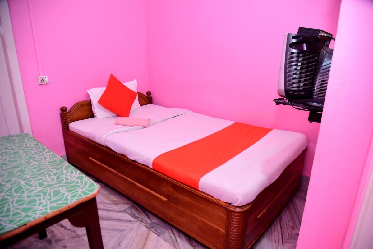 Single Room with Bathroom photo 3