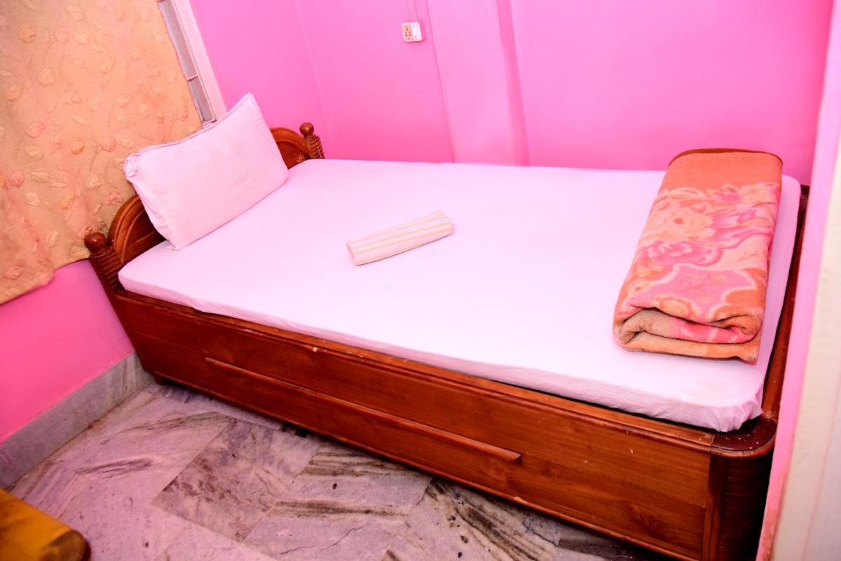 Standard Single Room with Shared Bathroom photo 1