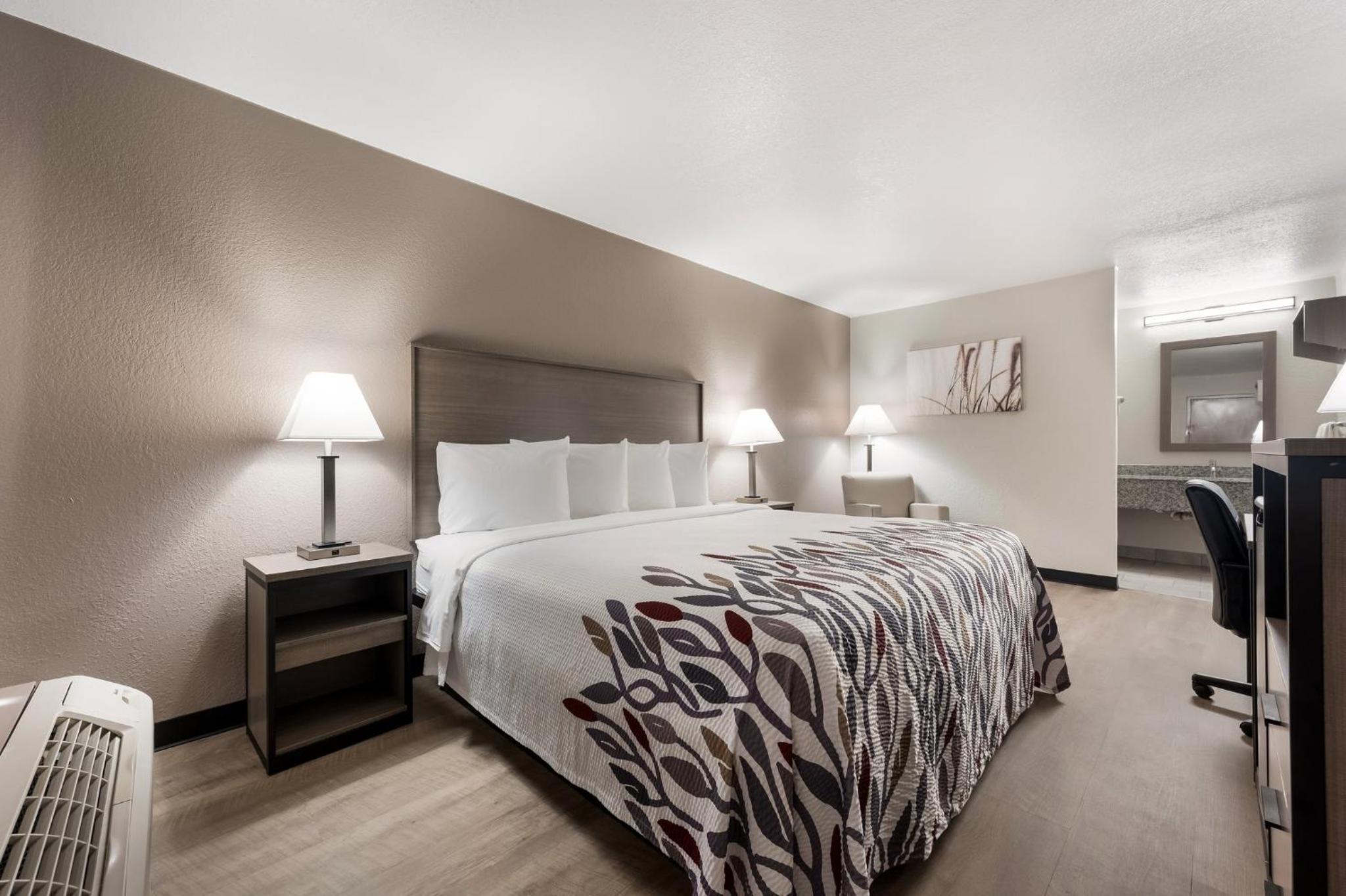 Renovated Superior King Room Non-Smoking - Photo 1