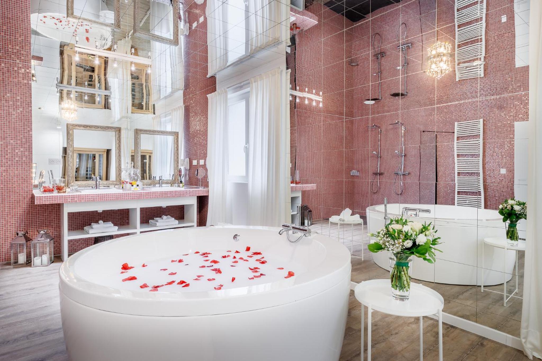 Suite Deluxe avec Balcon et Accès Gratuit au Spa – Vue sur Sanctuaire Suite Deluxe avec Balcon et Accès Gratuit au Spa – Vue sur Sanctuaire