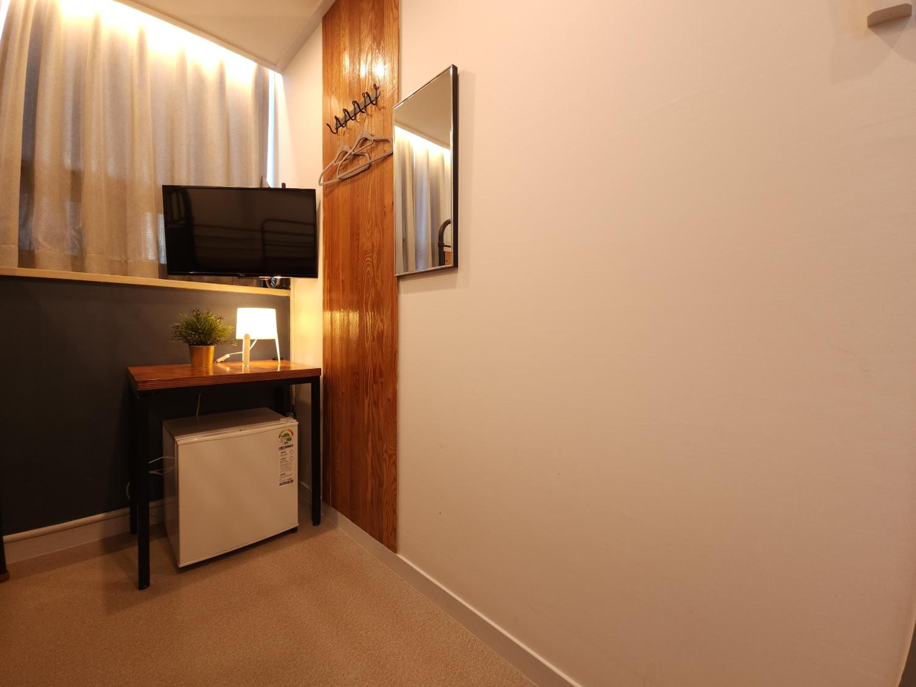 Twin Room - Photo 6