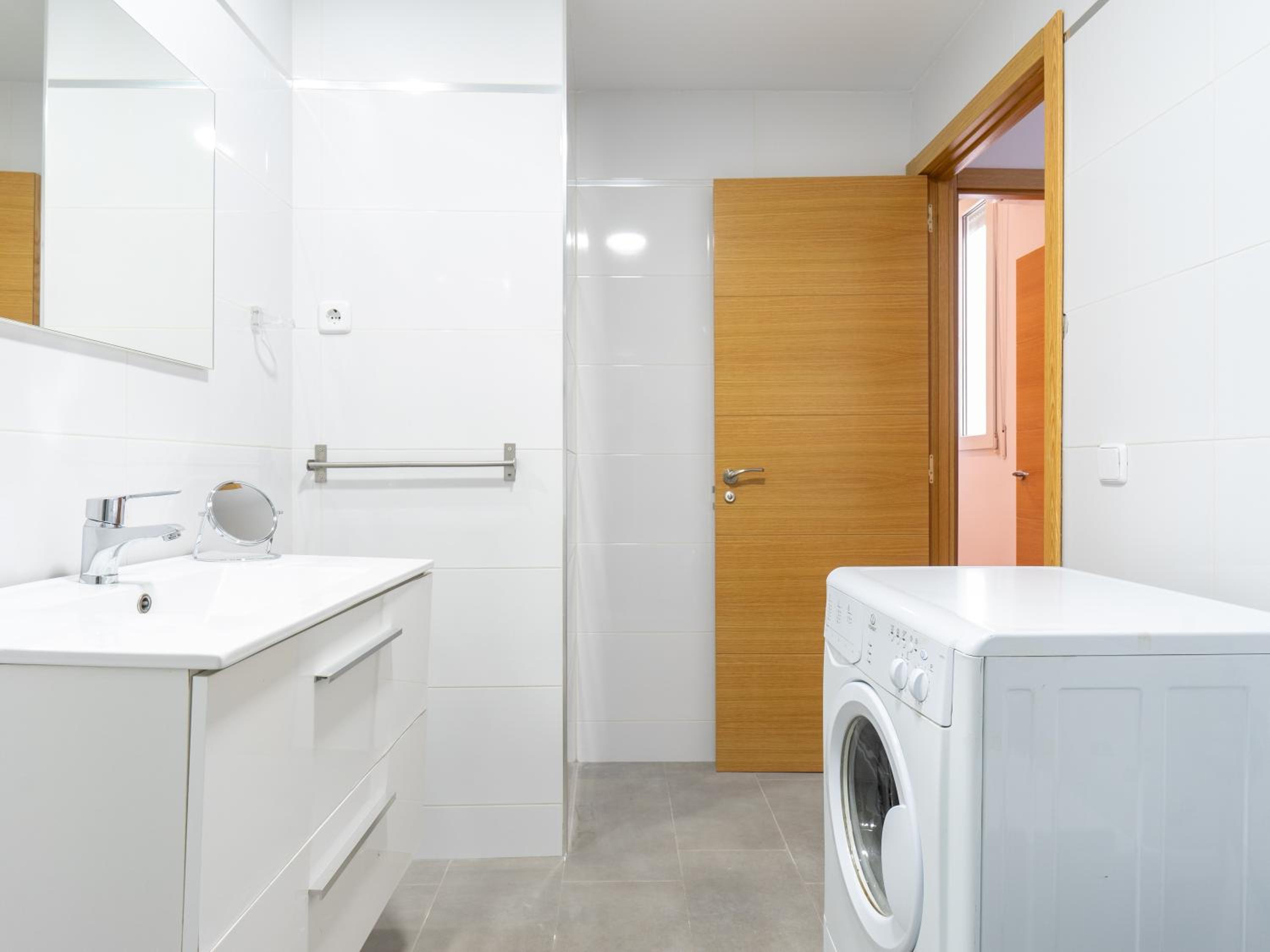 One-Bedroom Apartment - Photo 16