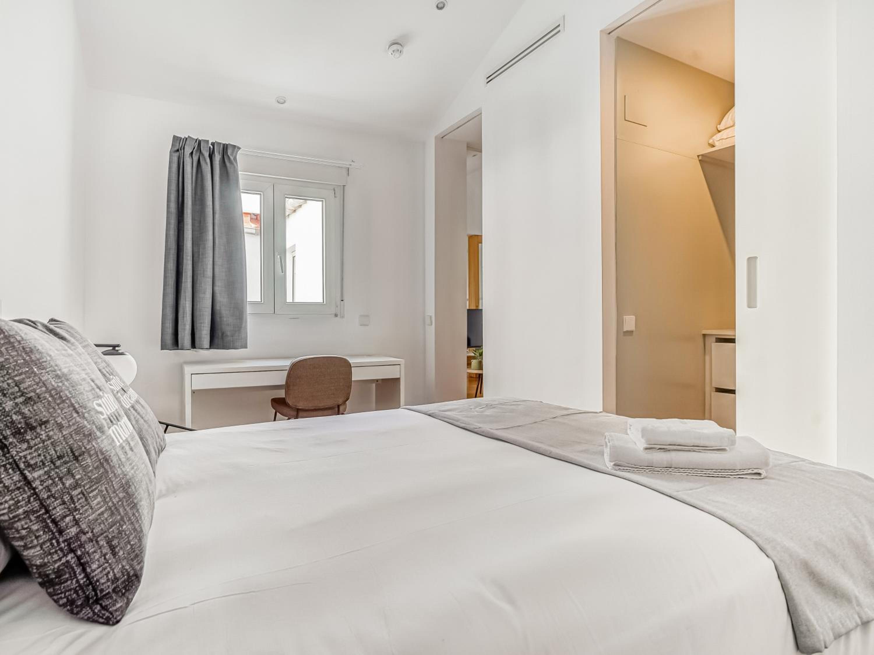 One-Bedroom Apartment thumbnail 5