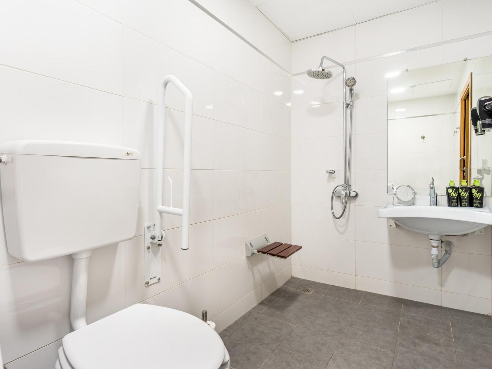 Studio Apartment (Ground Floor) - disability access