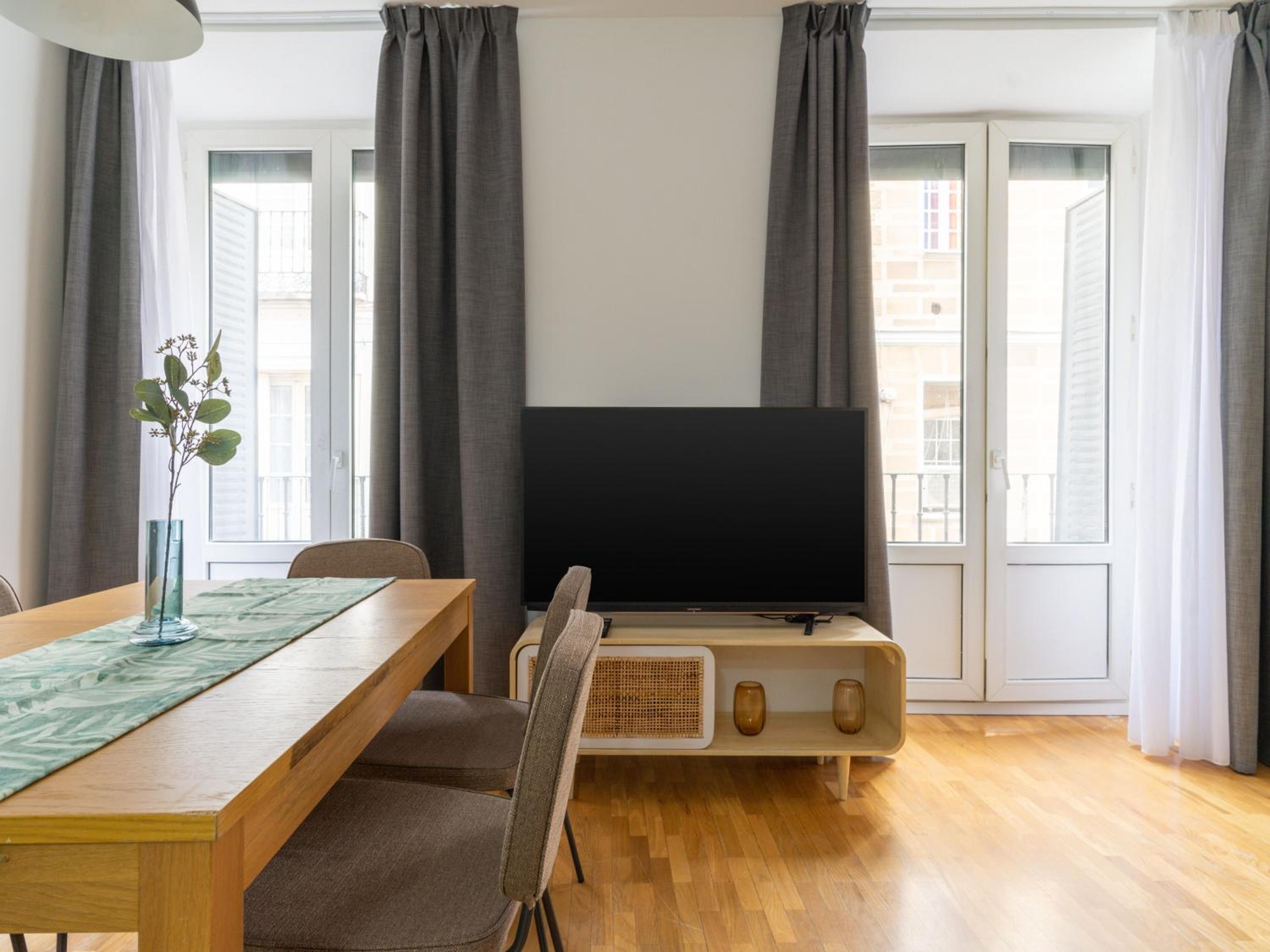 Two-Bedroom Apartment with Balcony thumbnail 5