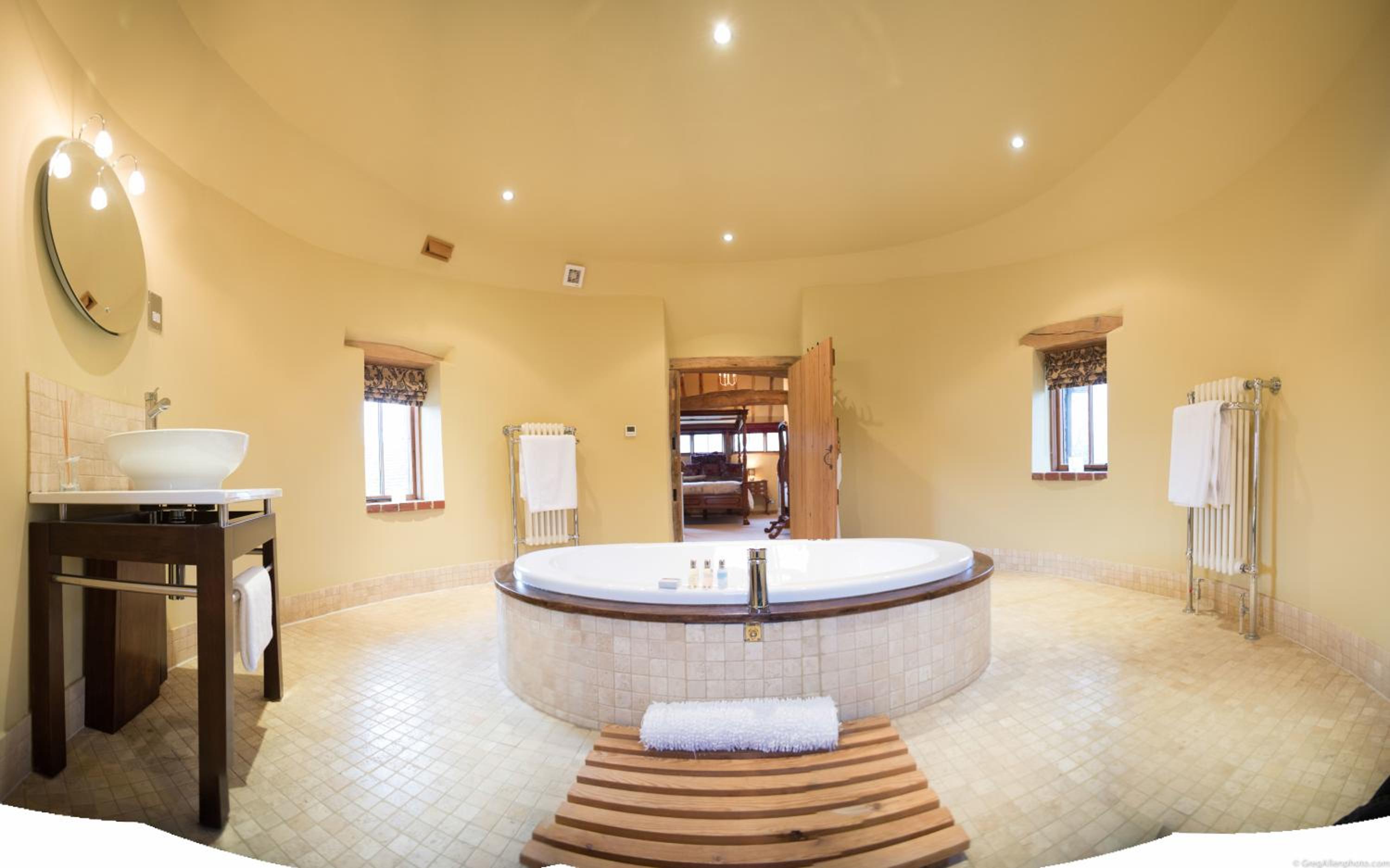 Executive Suite - Photo 5
