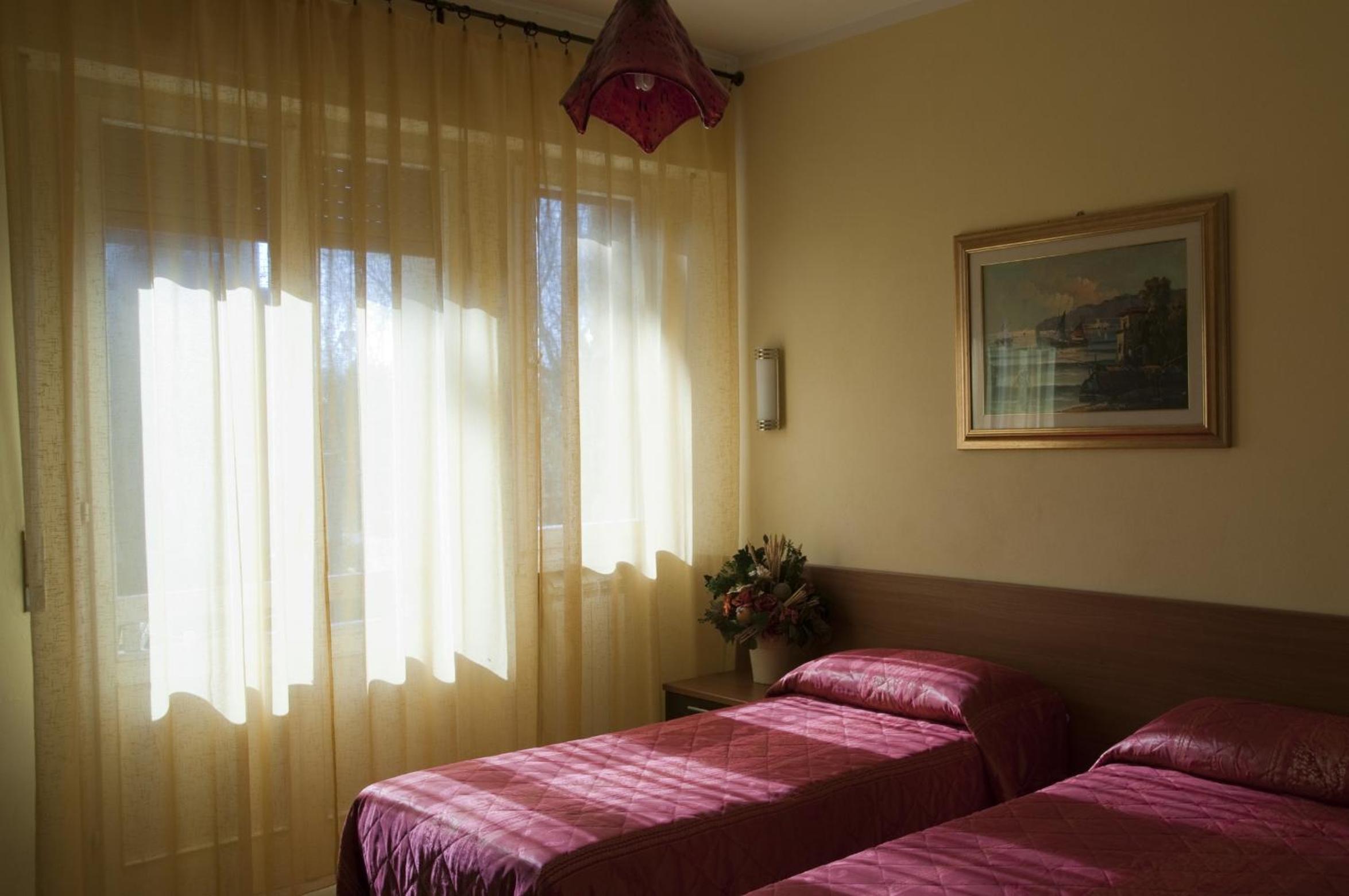 Classic Double or Twin Room photo 3