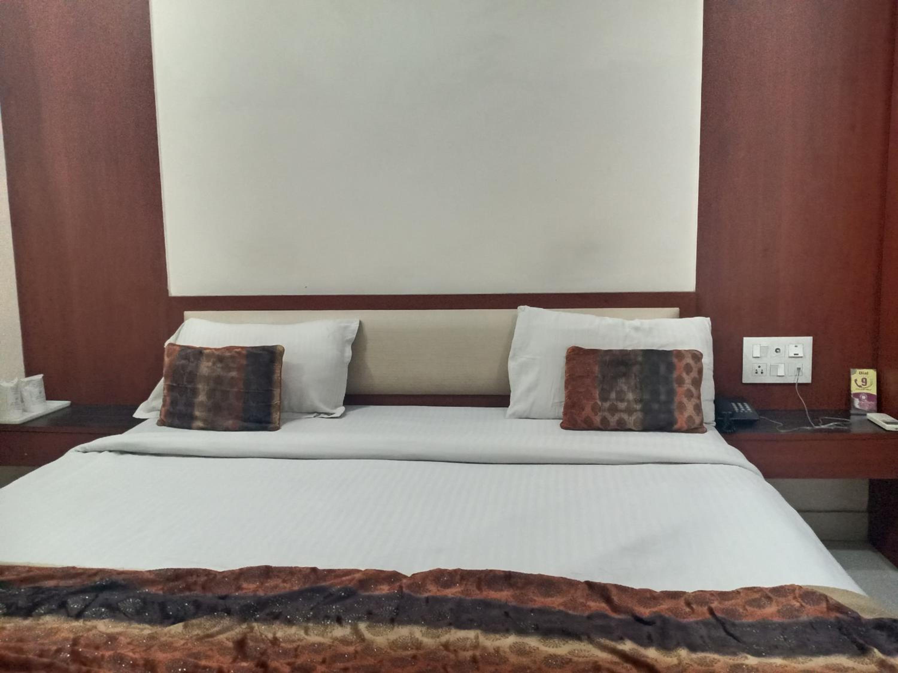 Deluxe King Room photo 3
