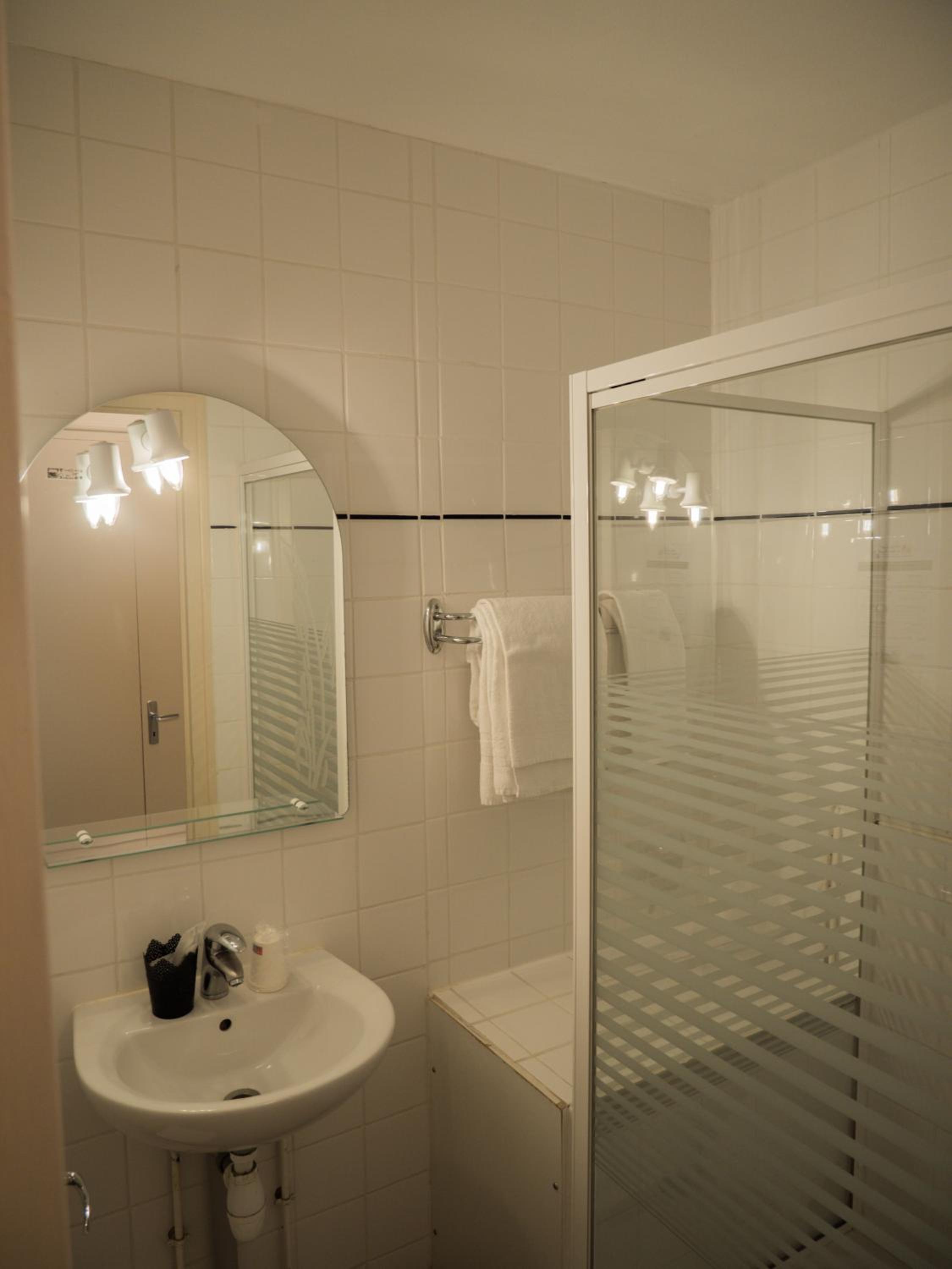 Double Room - Photo 3