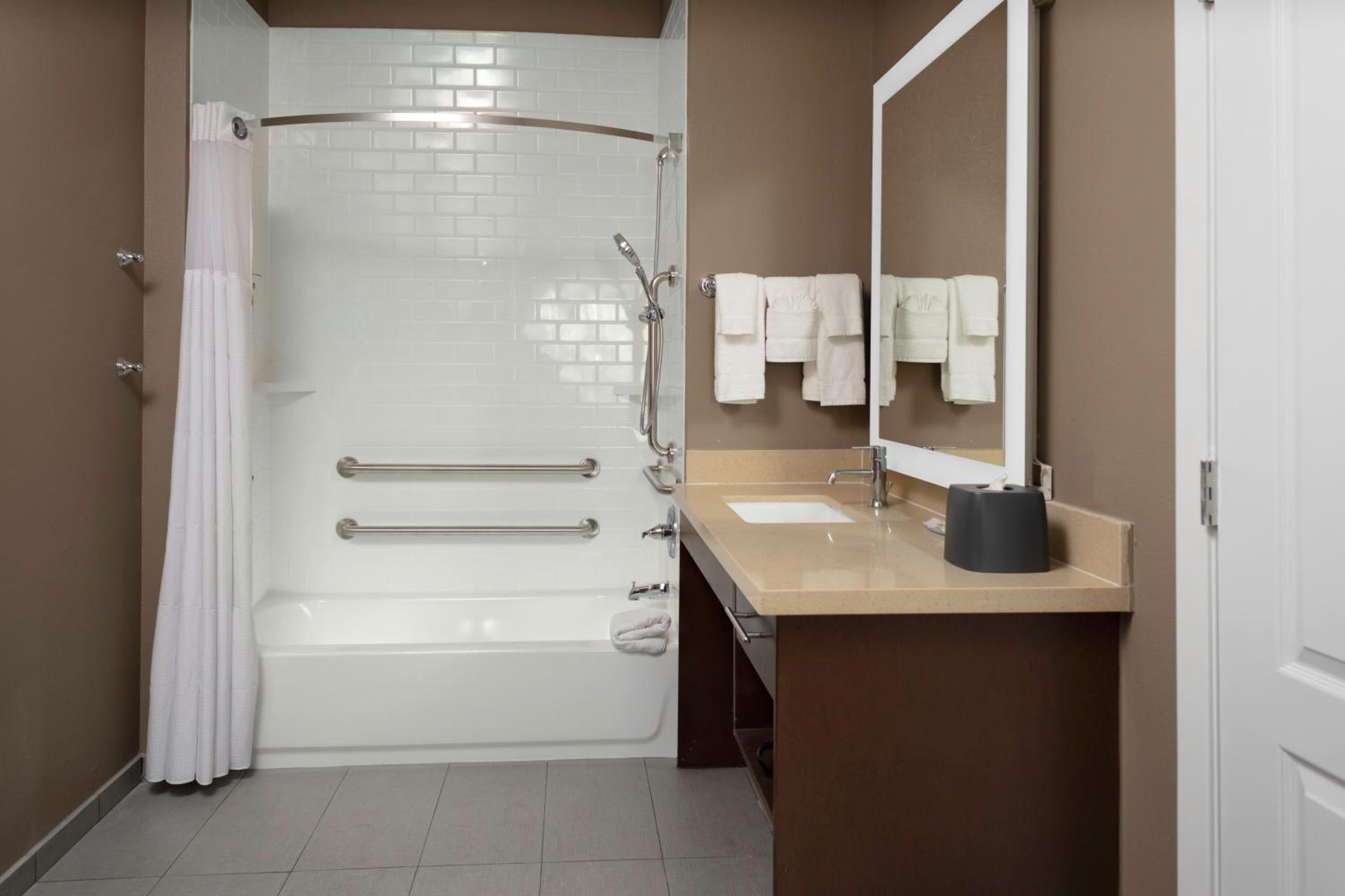 Queen Studio - Disability Access - Photo 2