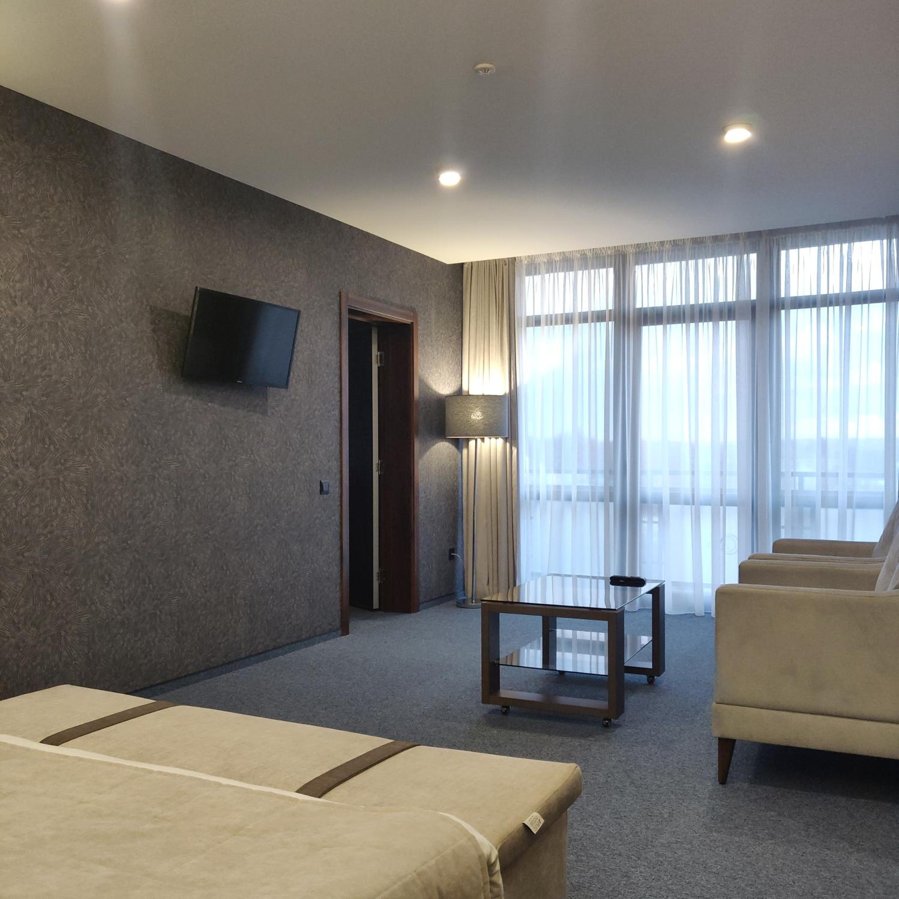 Family Suite with Balcony photo 1