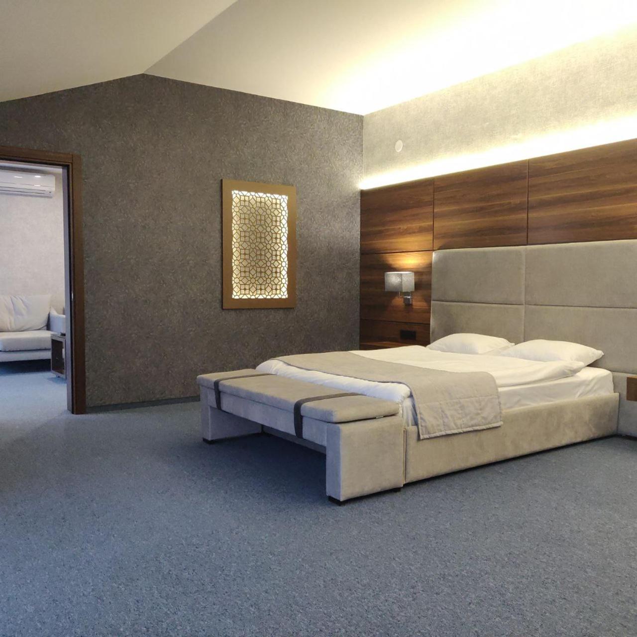 Family Suite with Balcony photo 2