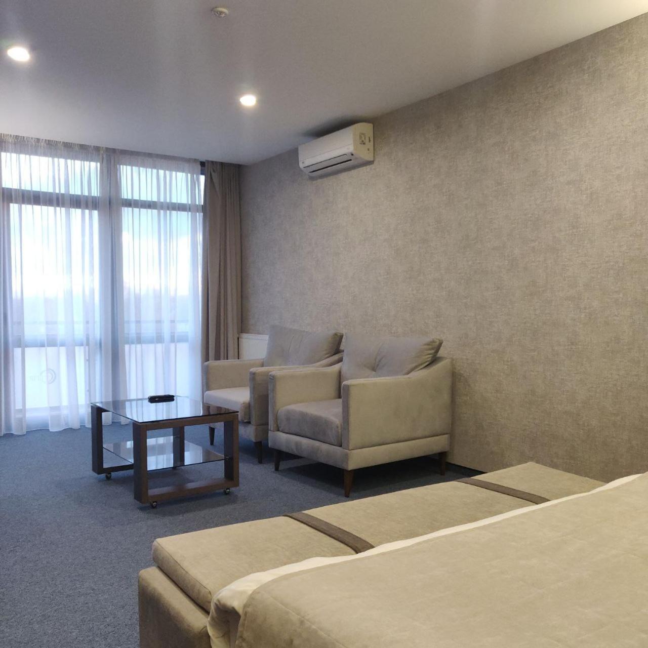 Family Suite with Balcony photo 2