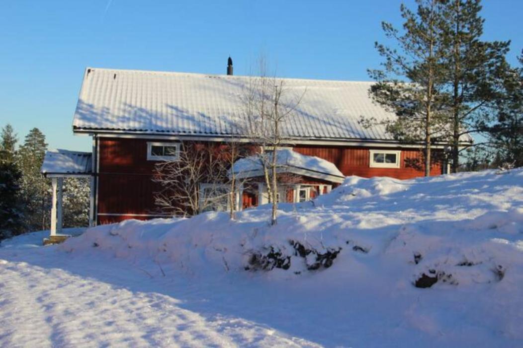 Four-Bedroom House - Photo 9