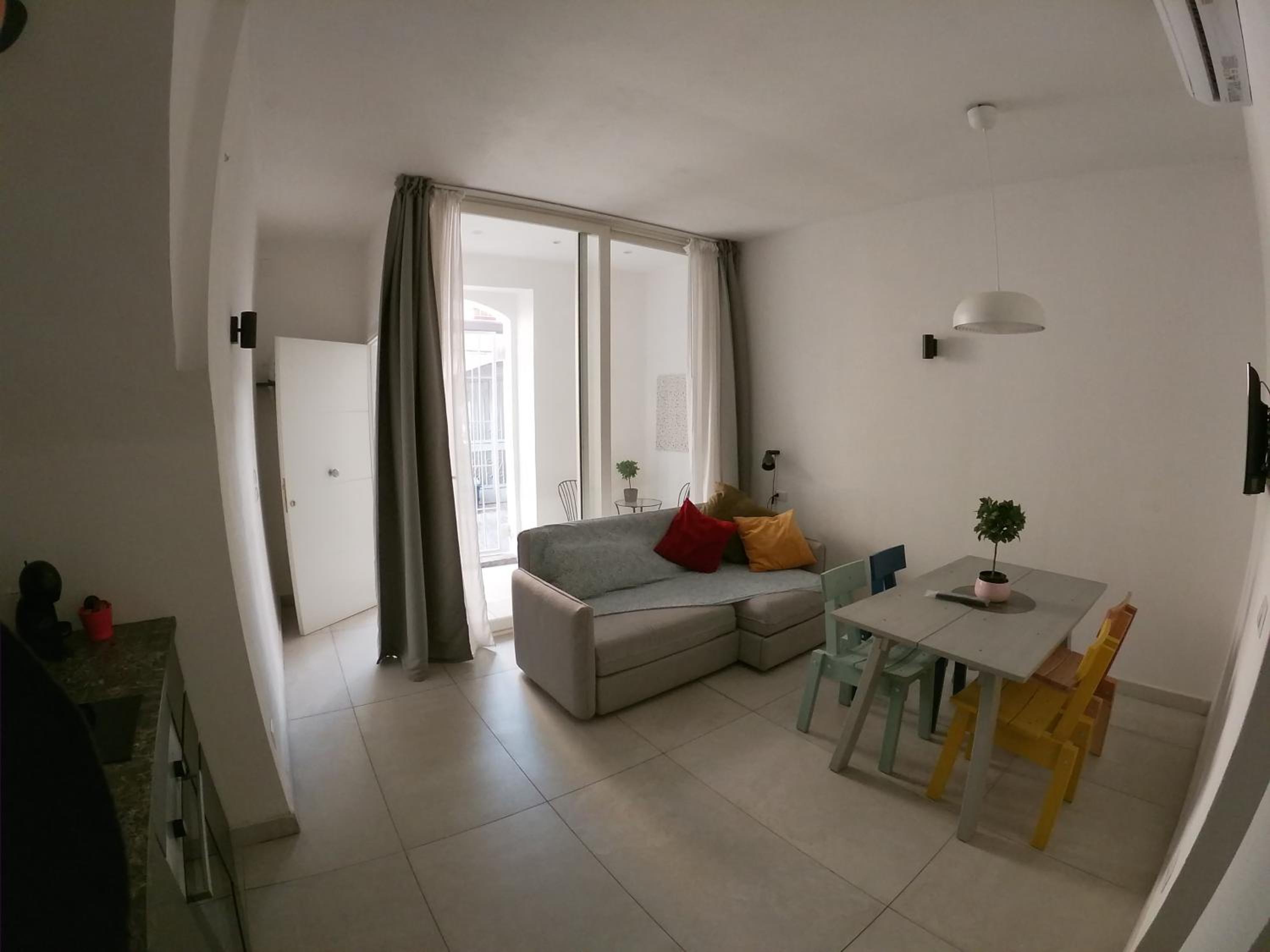 One-Bedroom Apartment