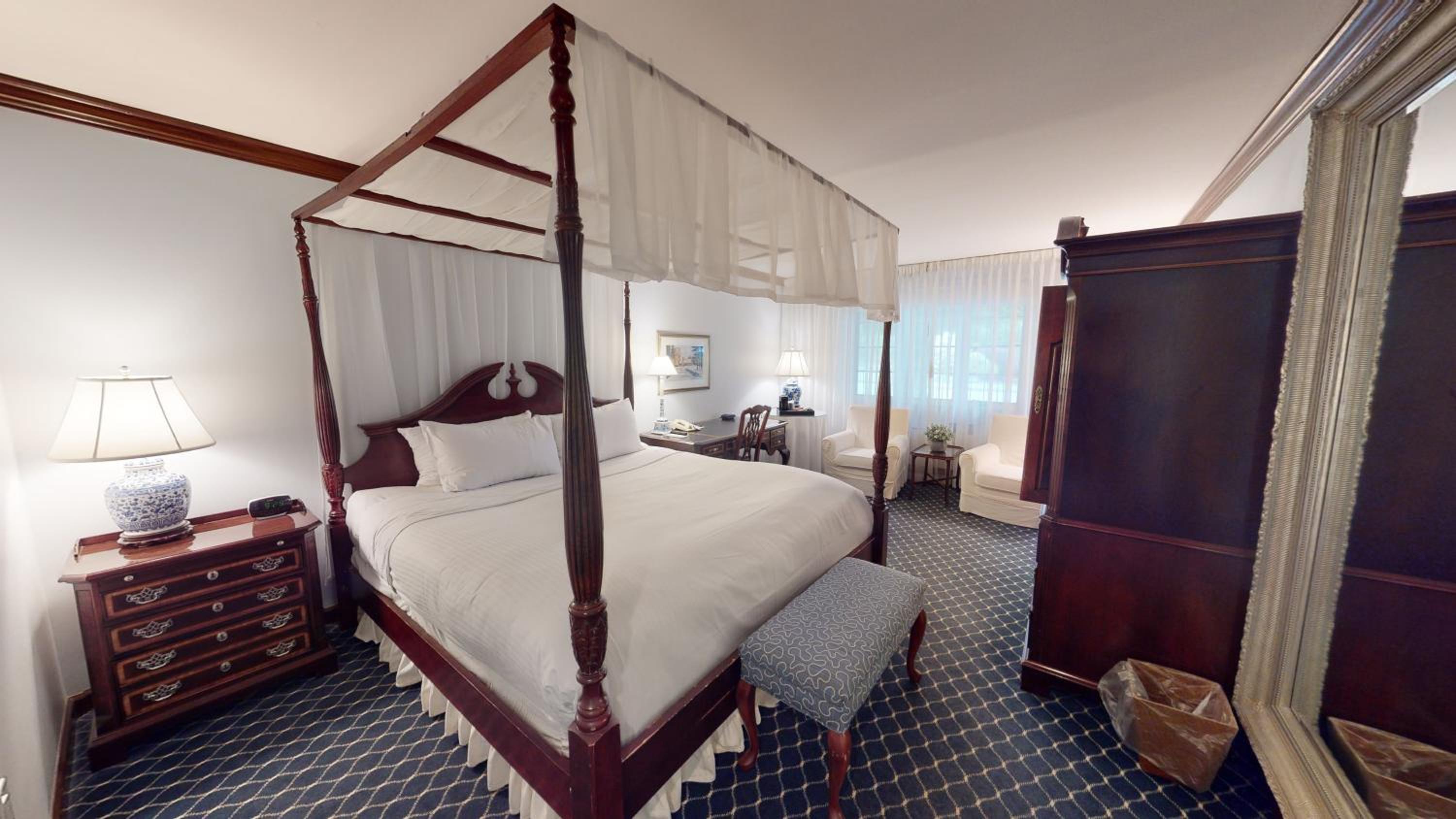 Traditional King Room - Photo 1