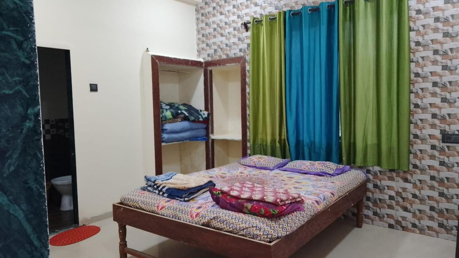 Deluxe Double Room with Fan photo 2