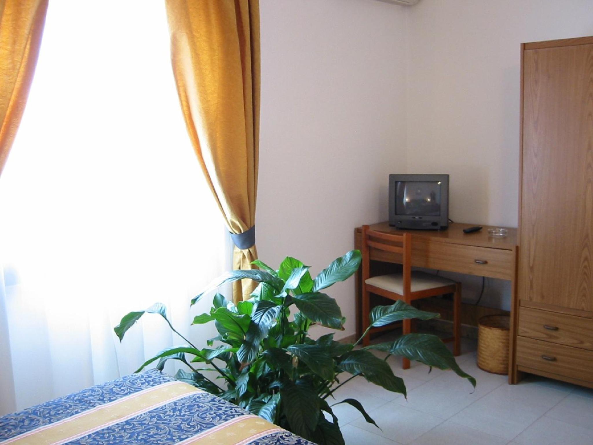 Double or Twin Room photo 3