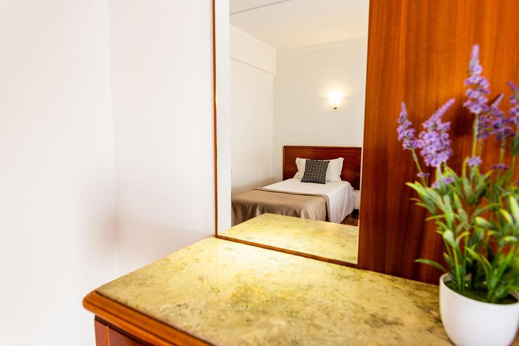 Twin Room with Balcony - Photo 6
