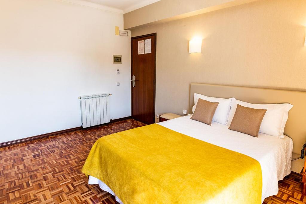Double Room with Balcony - Photo 7
