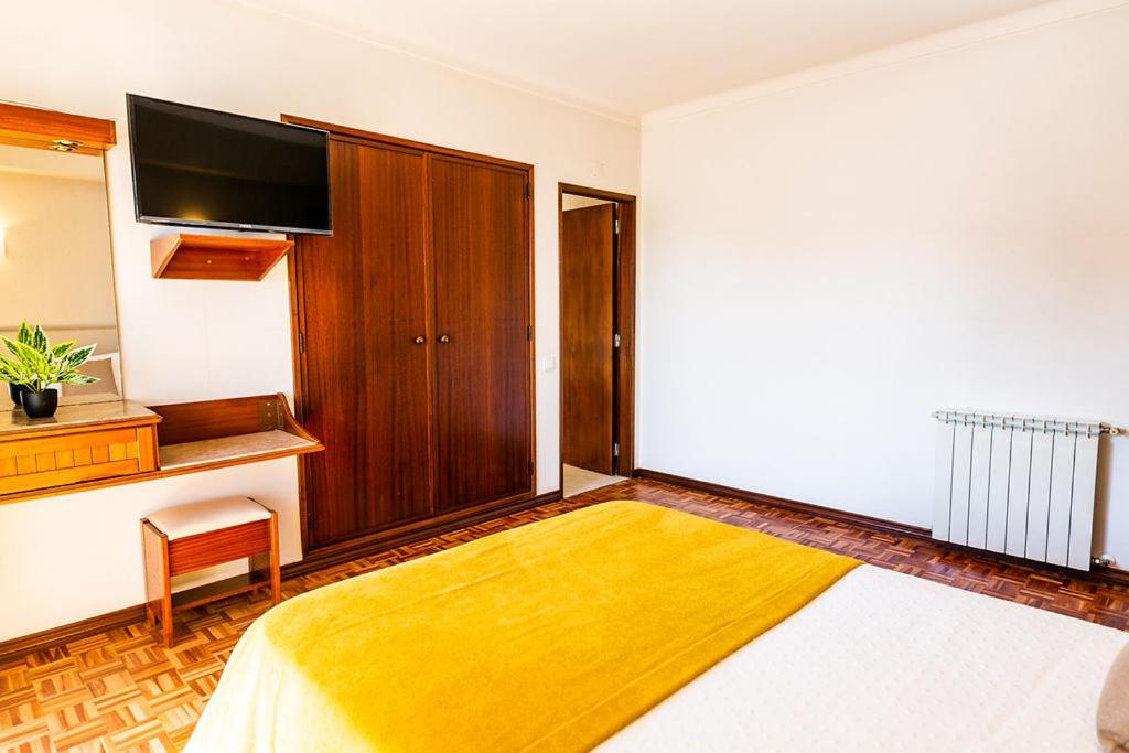 Double Room with Balcony - Photo 13